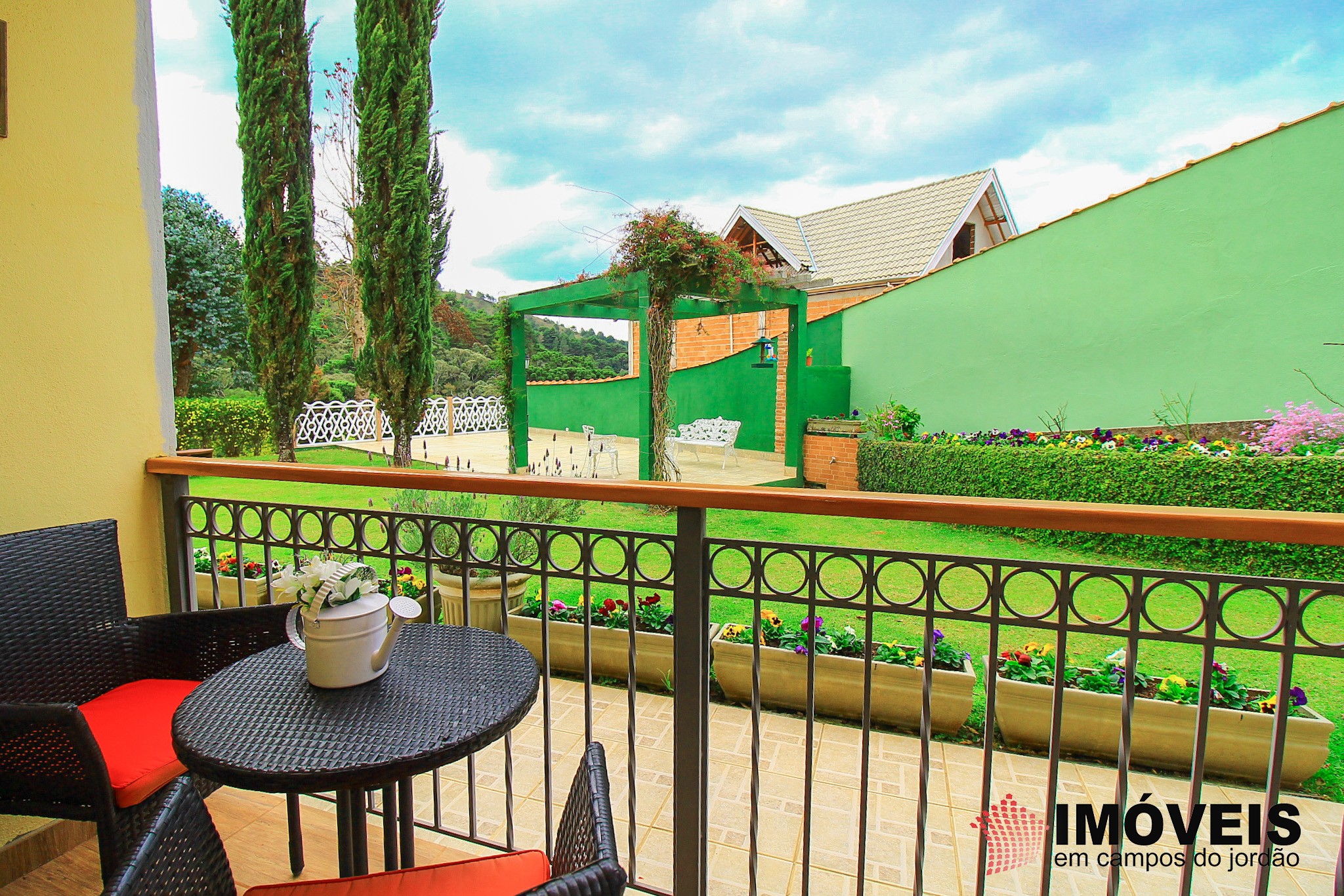 1 para Apartamentos - Venda em Campos do Jordão