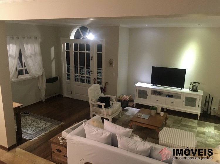 0 para Casas - Venda em Campos do Jordão