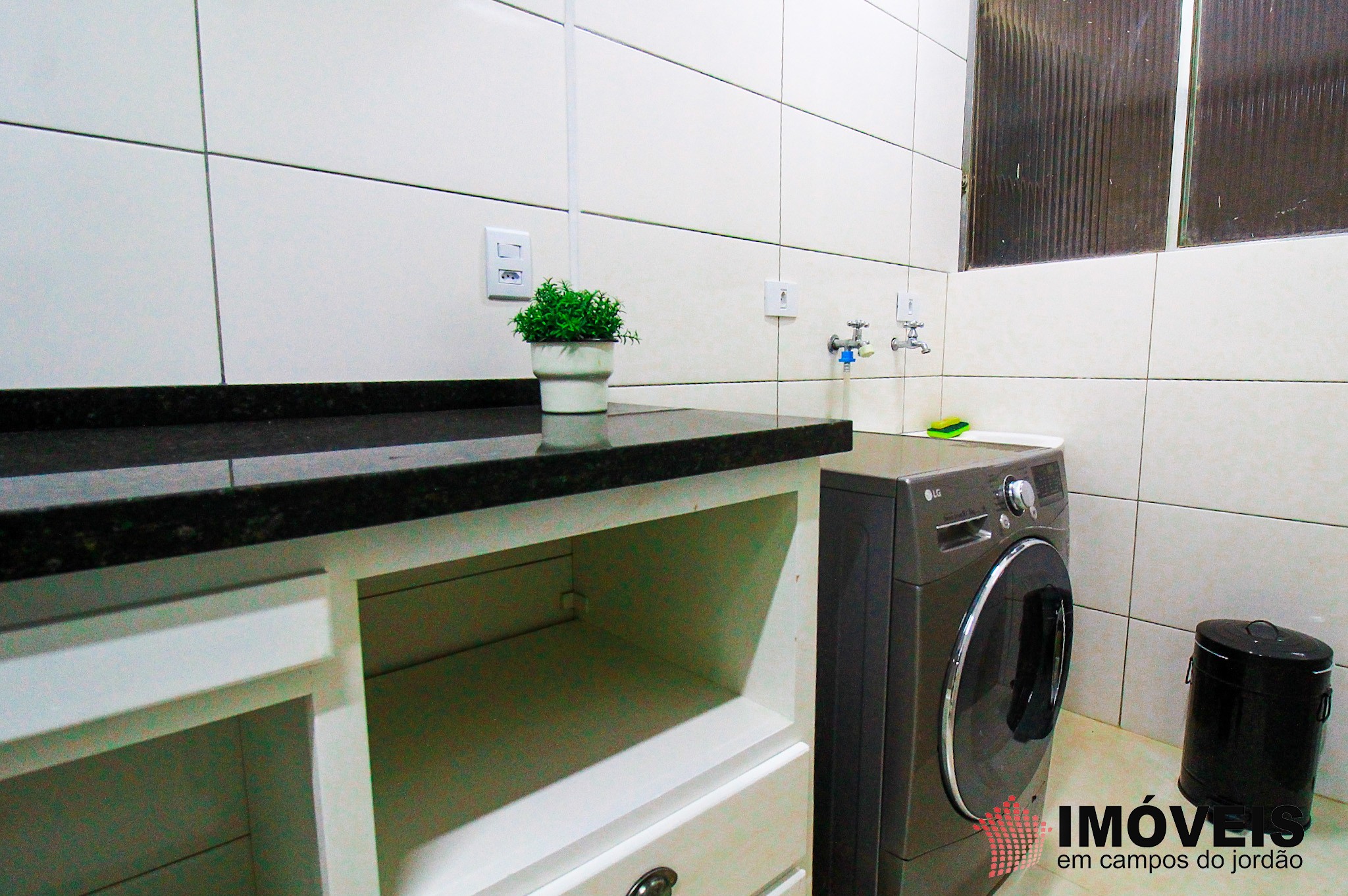 1 para Apartamentos - Venda em Campos do Jordão