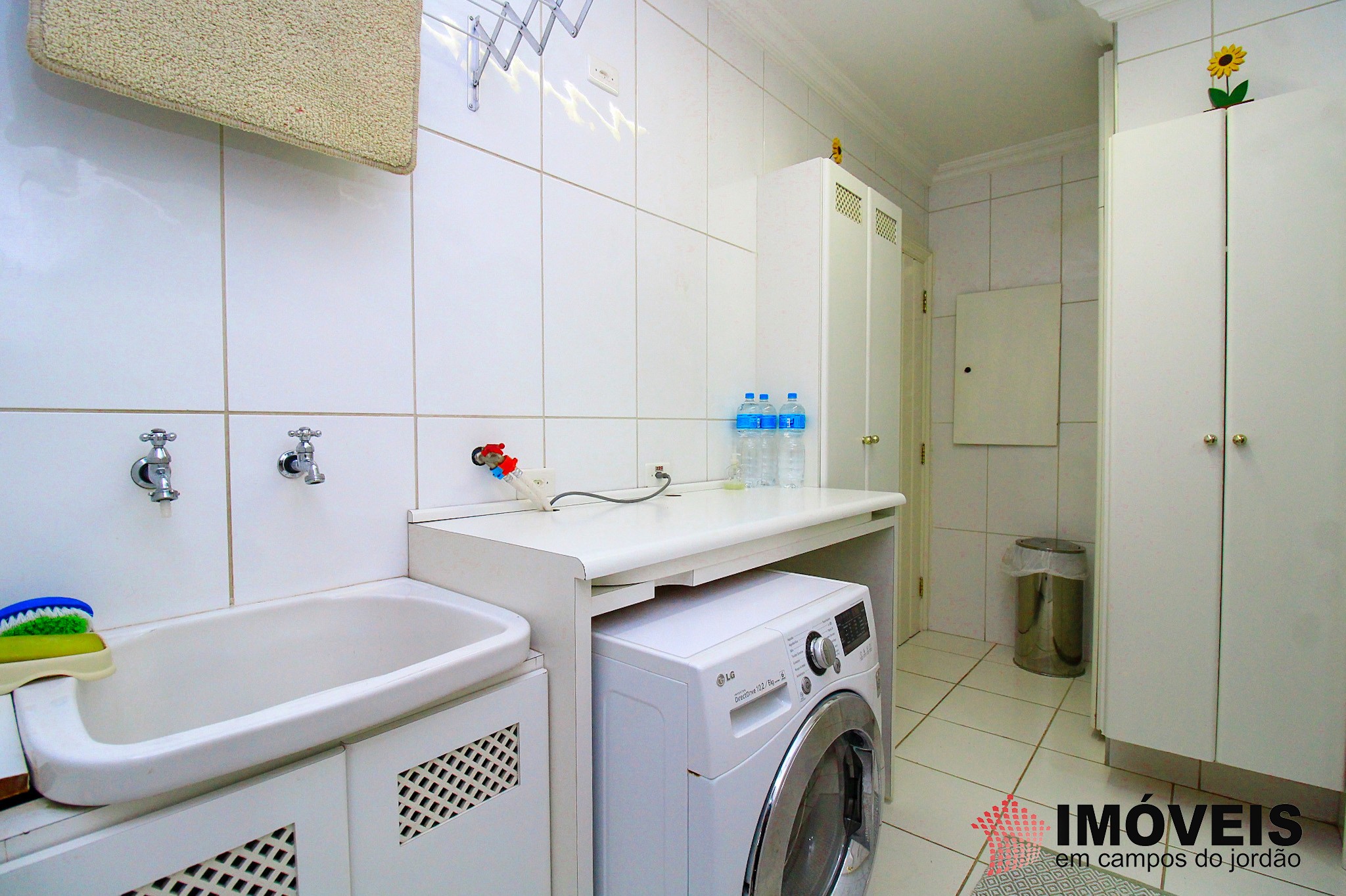 1 para Apartamentos - Venda em Campos do Jordão