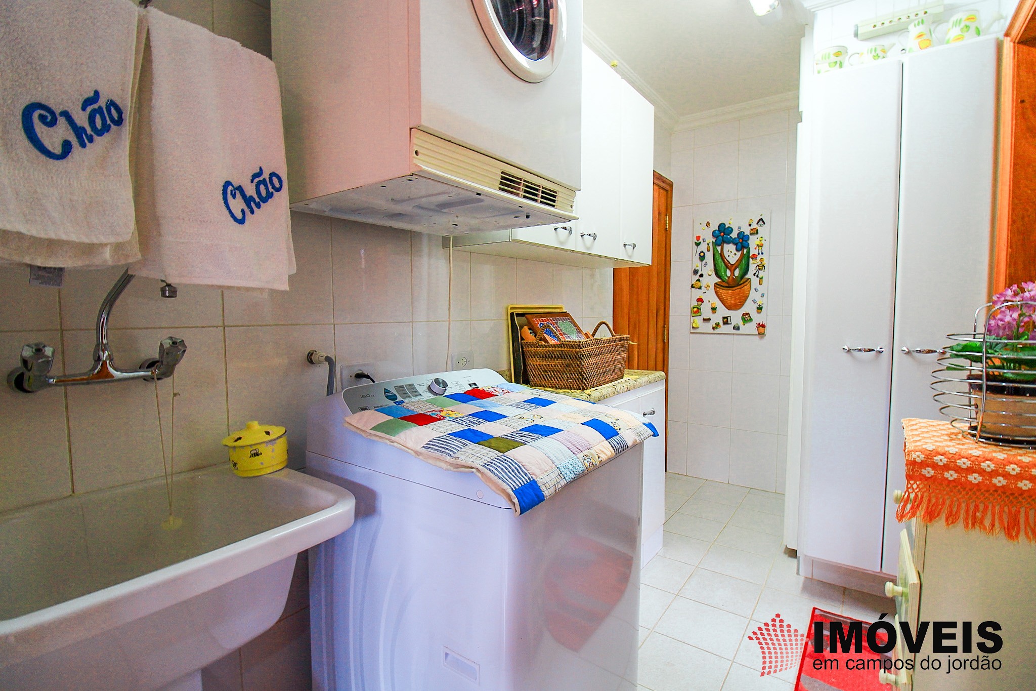1 para Apartamentos - Venda em Campos do Jordão