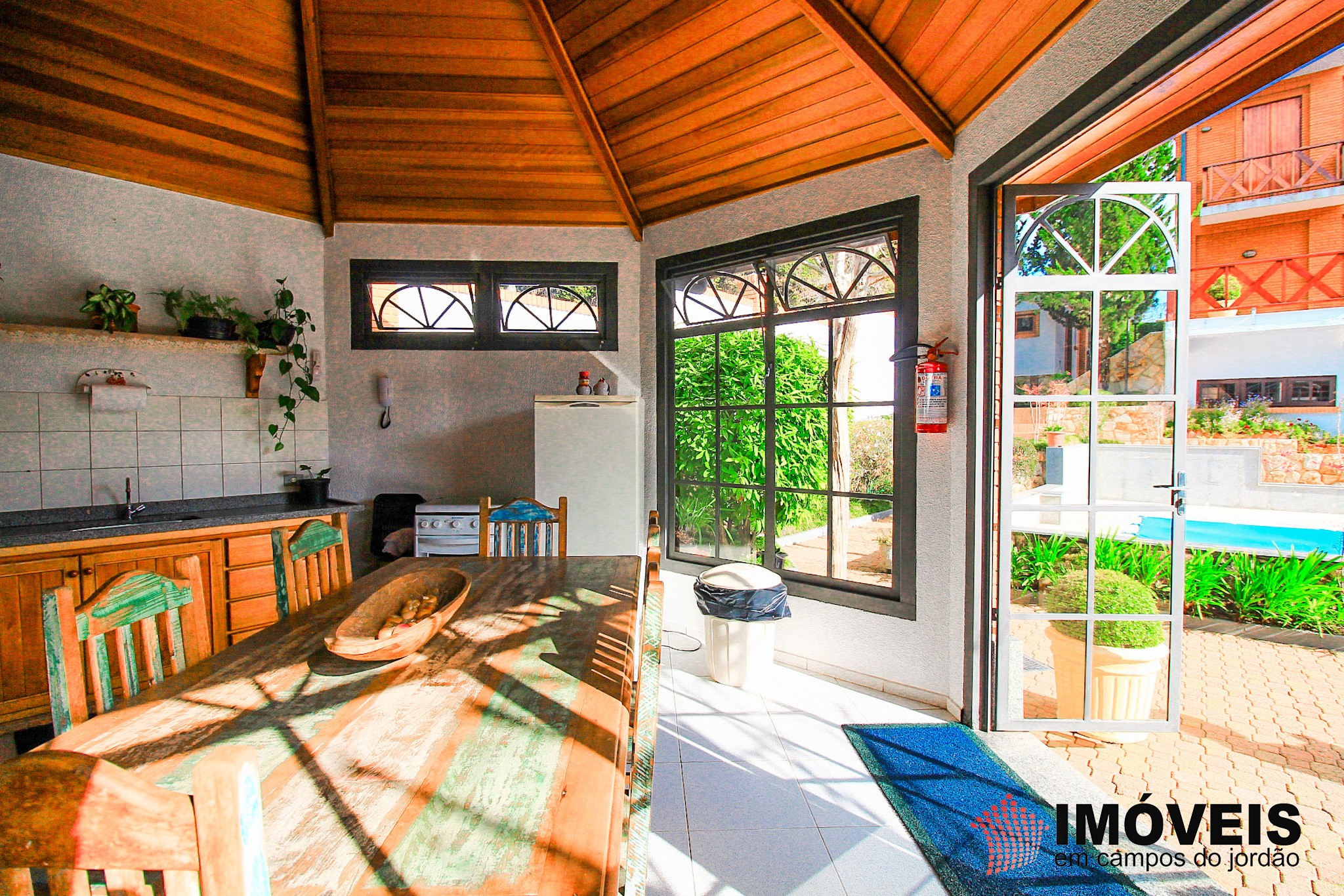 1 para Apartamentos - Venda em Campos do Jordão