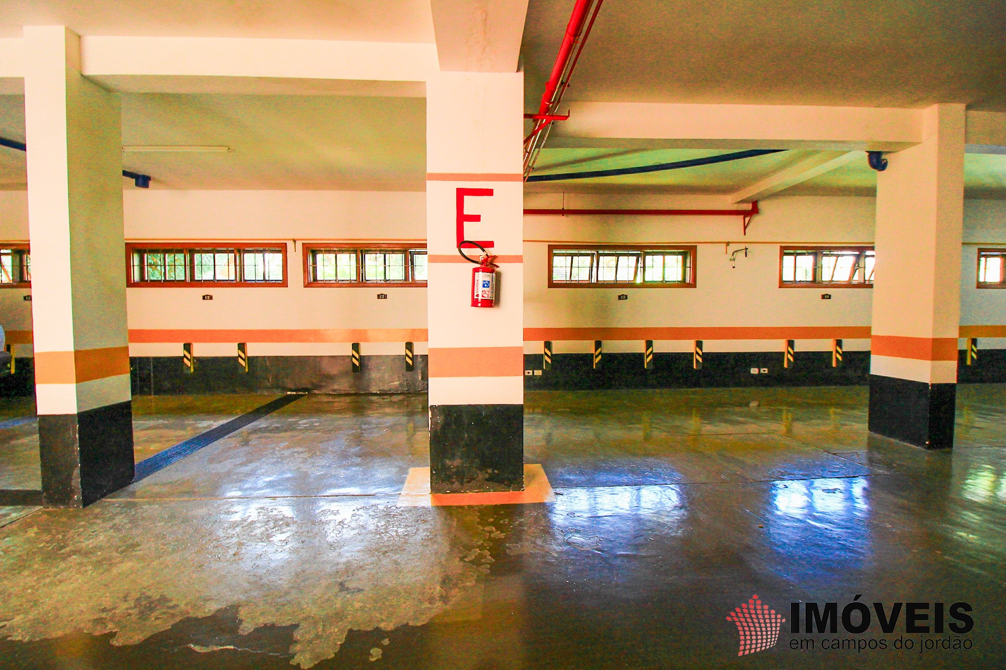 1 para Apartamentos - Venda em Campos do Jordão