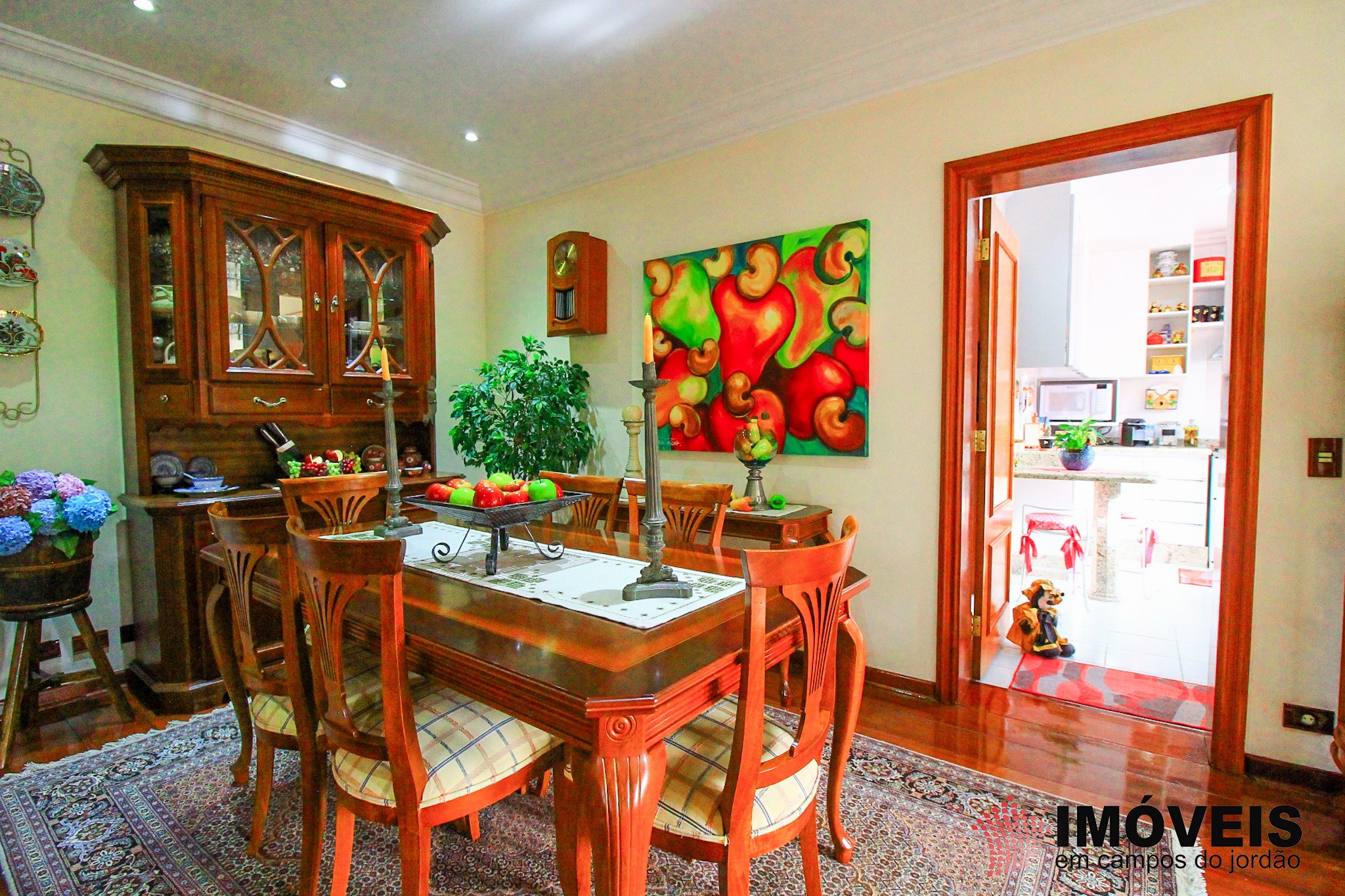 1 para Apartamentos - Venda em Campos do Jordão