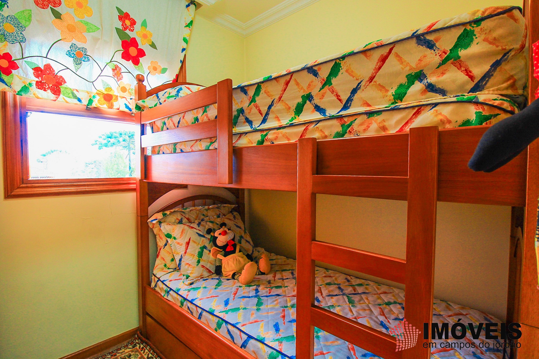 1 para Apartamentos - Venda em Campos do Jordão