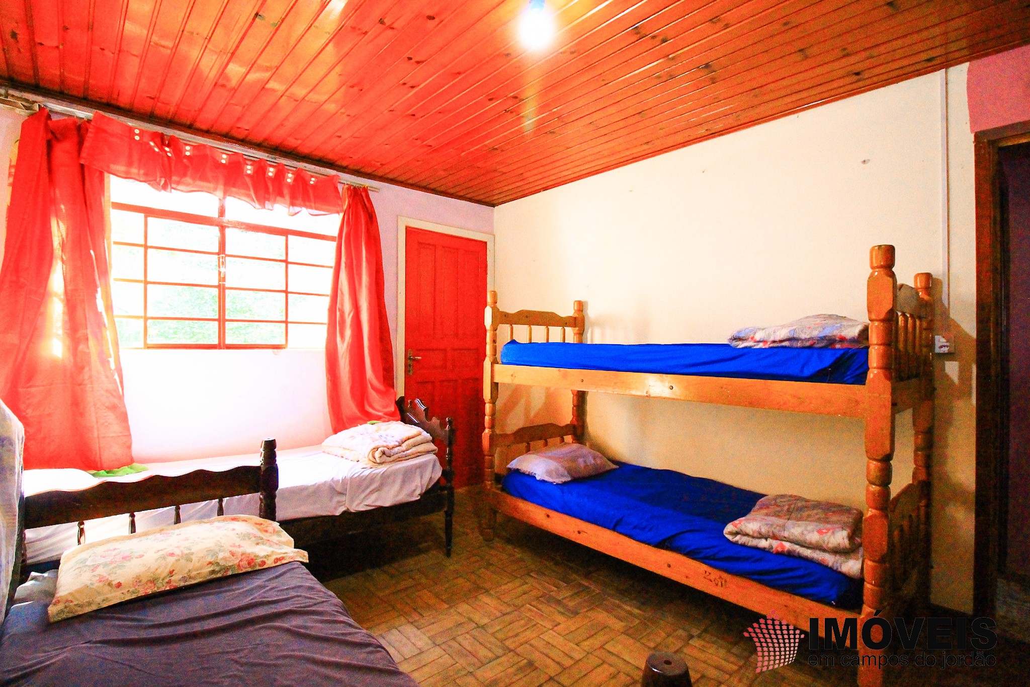 1 para Casas - Venda em Campos do Jordão