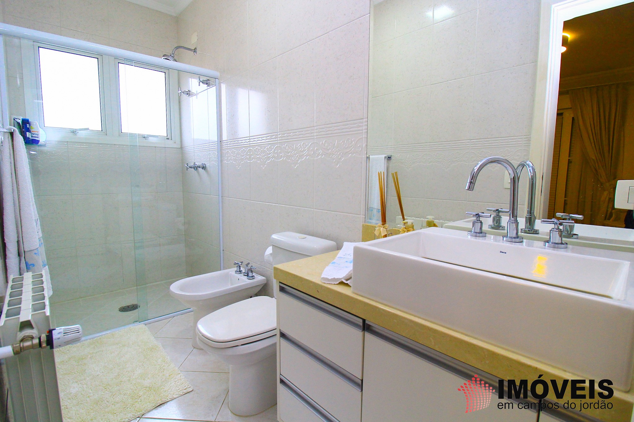1 para Apartamentos - Venda em Campos do Jordão