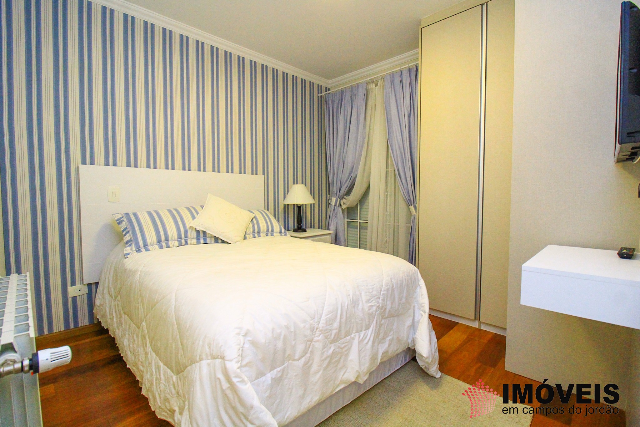 1 para Apartamentos - Venda em Campos do Jordão