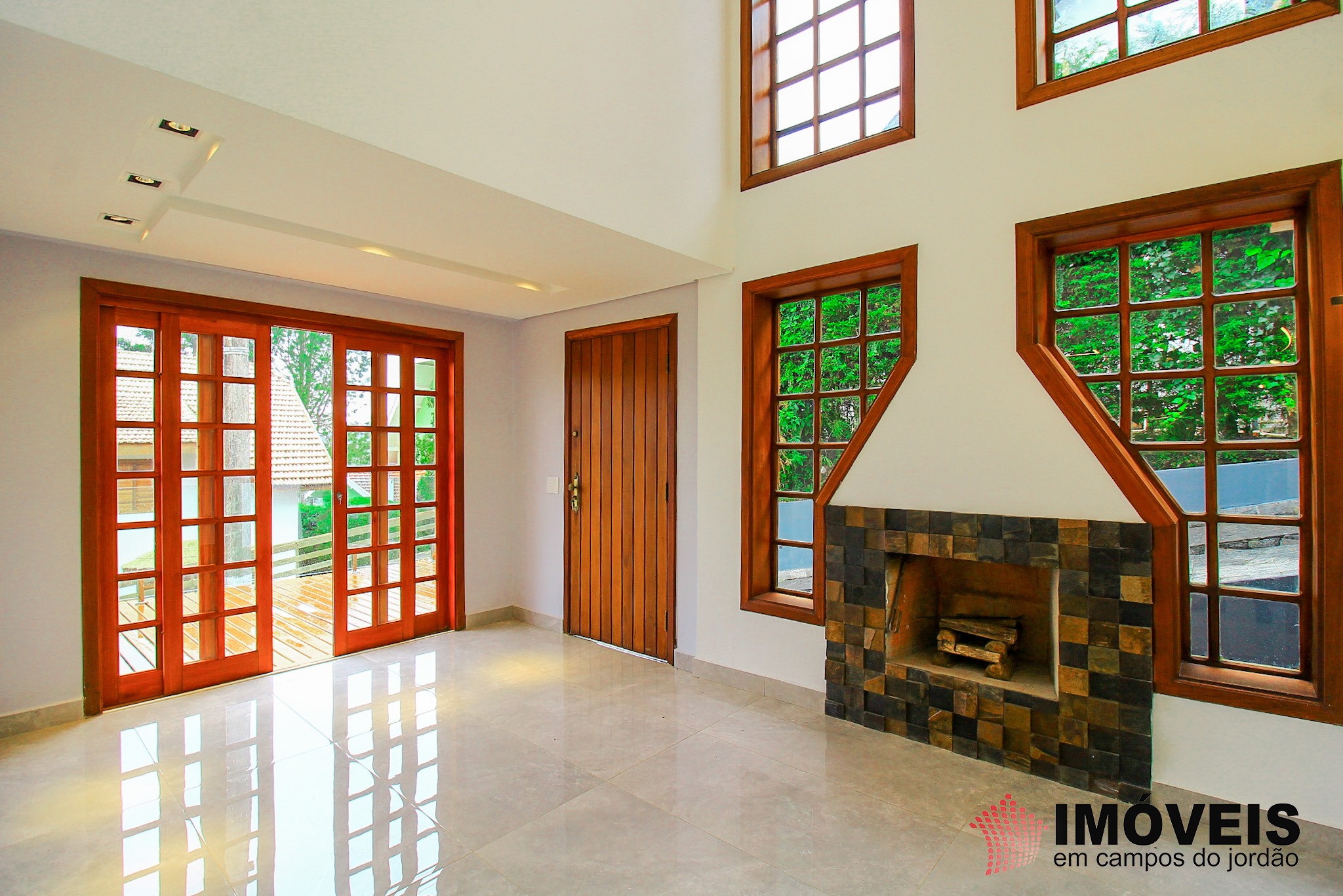 1 para Casas - Venda em Campos do Jordão
