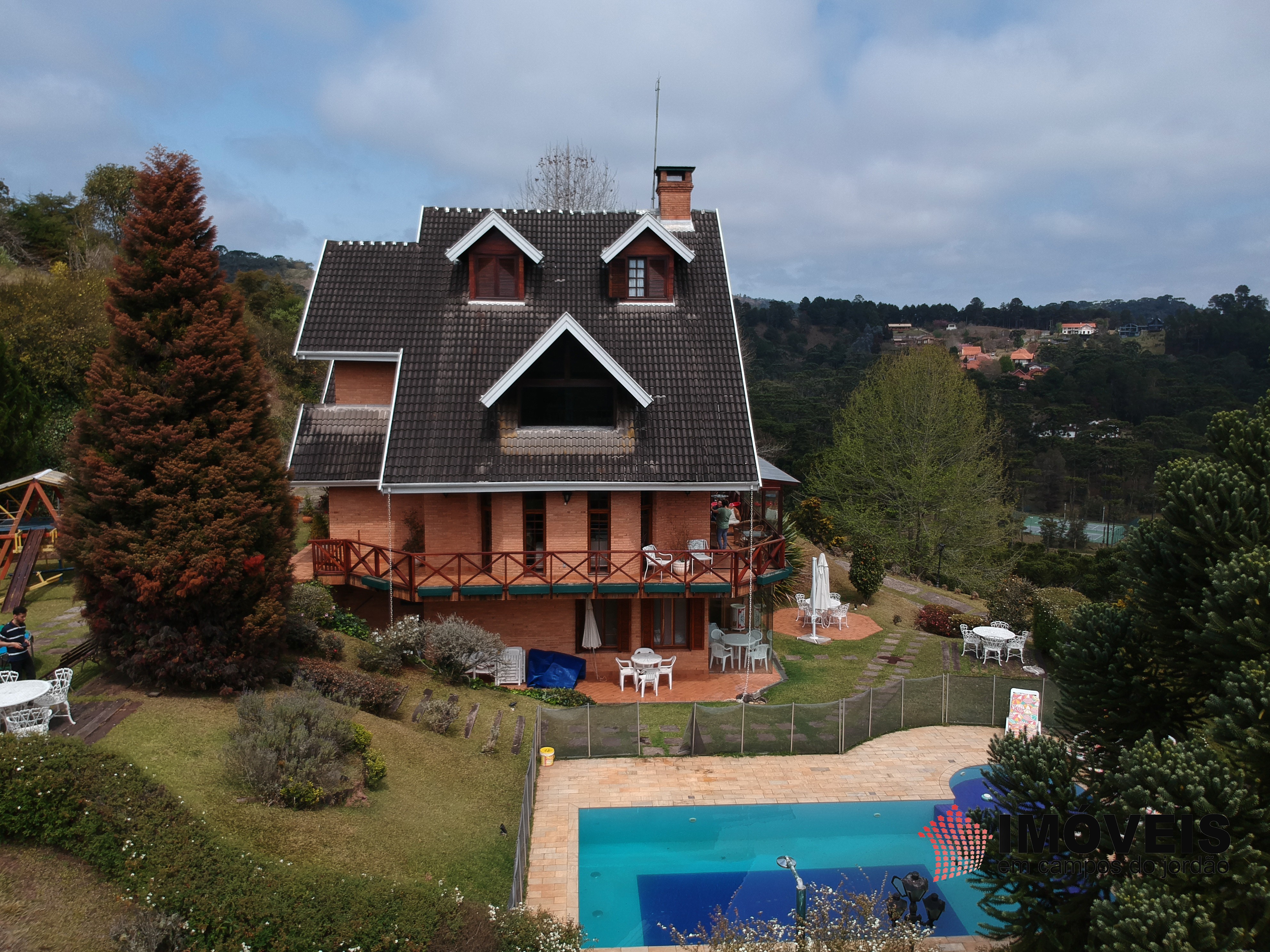 1 para Casas - Venda em Campos do Jordão