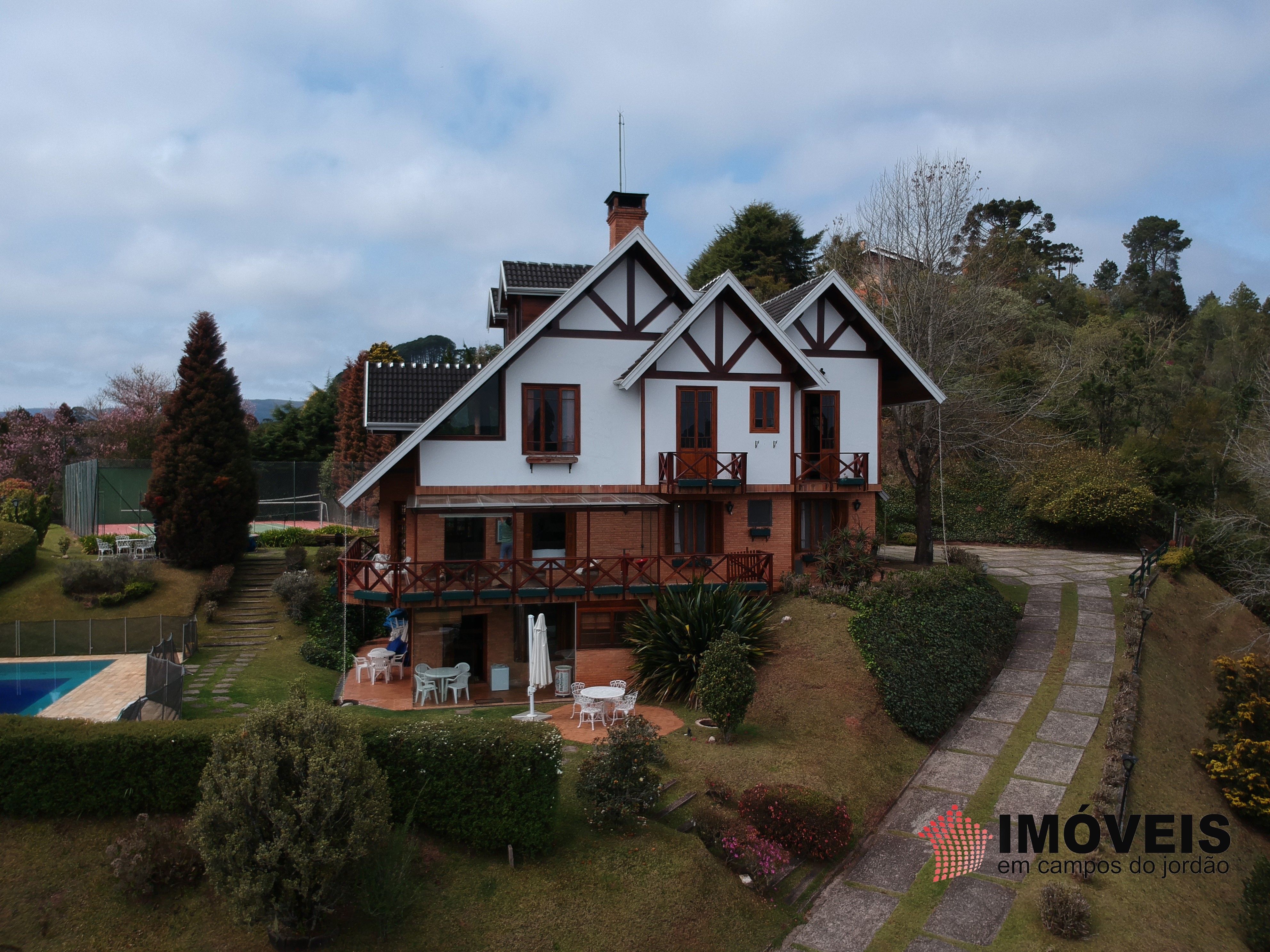 1 para Casas - Venda em Campos do Jordão