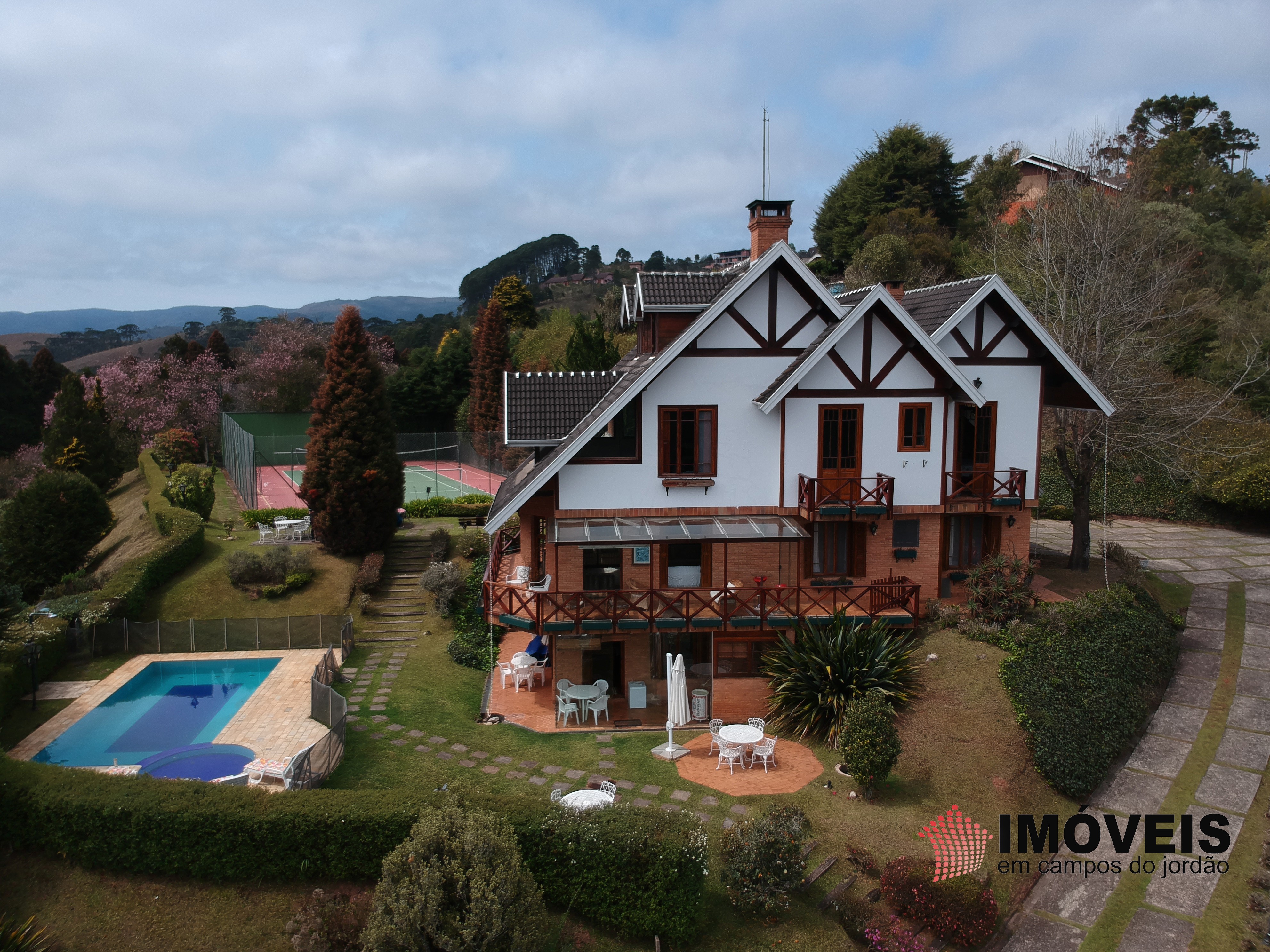 1 para Casas - Venda em Campos do Jordão