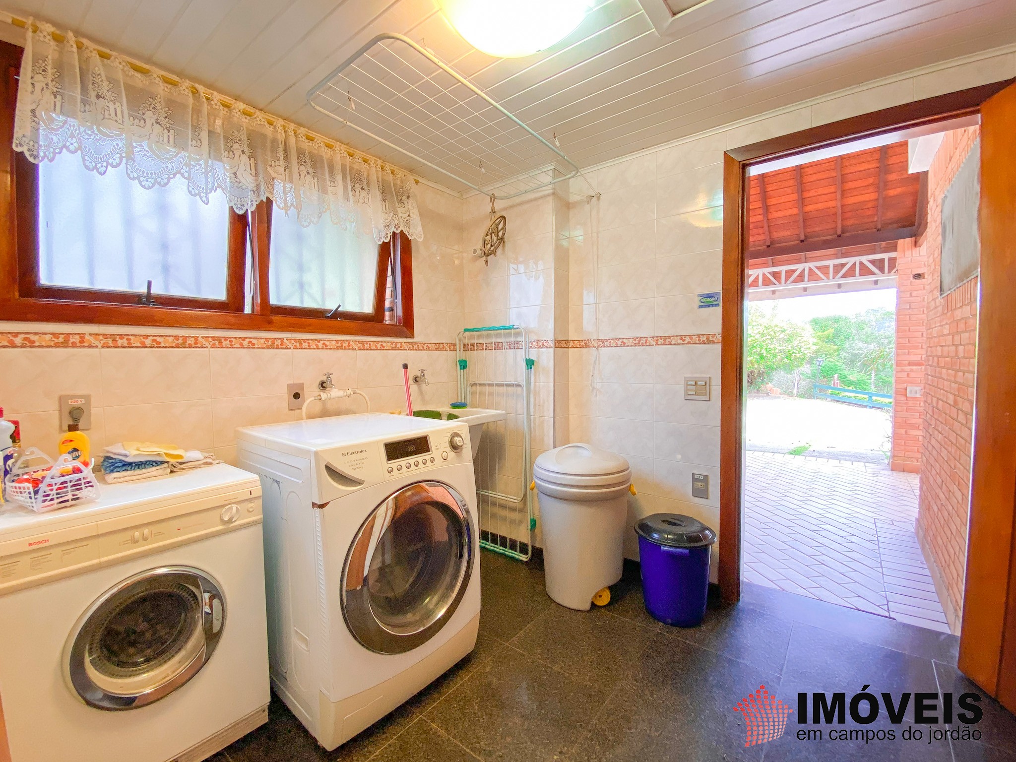 1 para Casas - Venda em Campos do Jordão