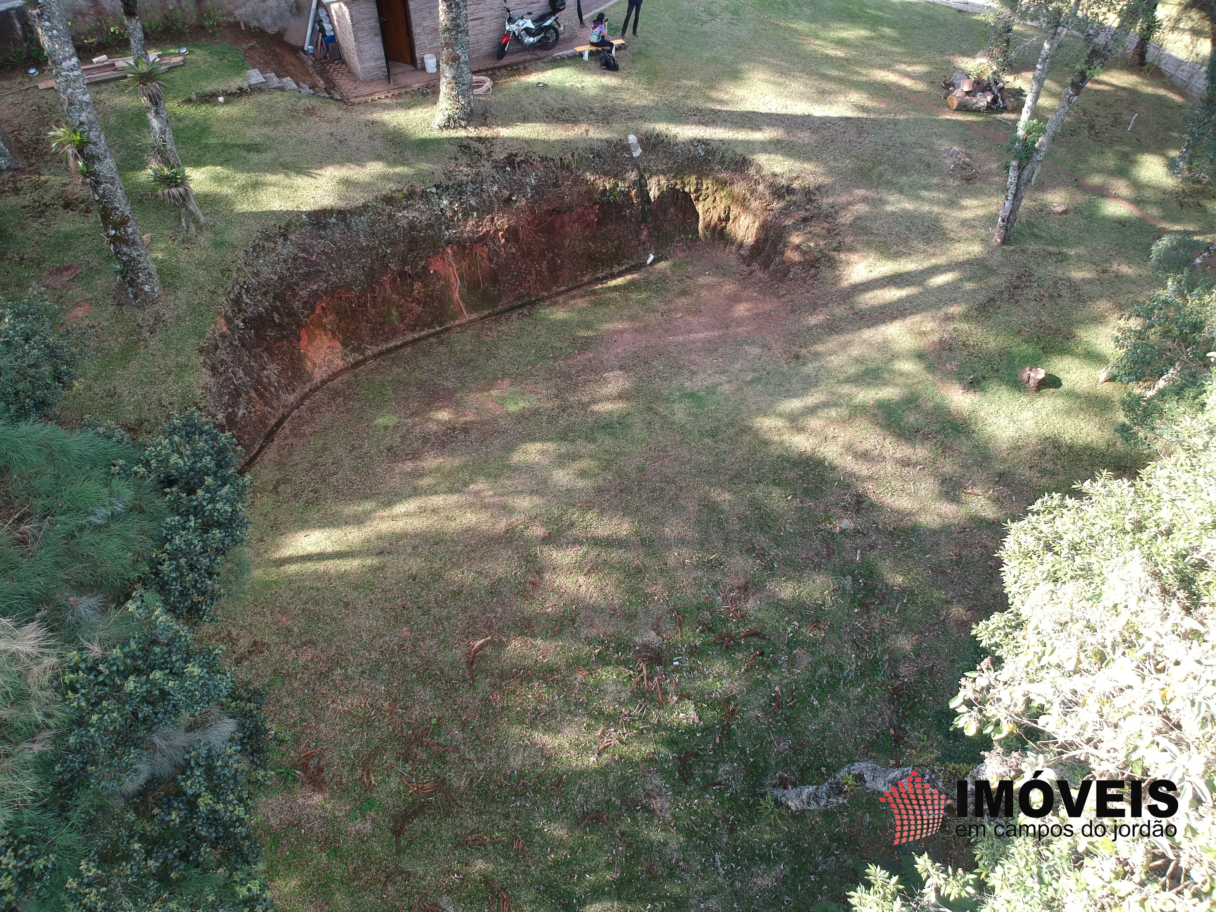 0 para Terrenos - Venda em Campos do Jordão