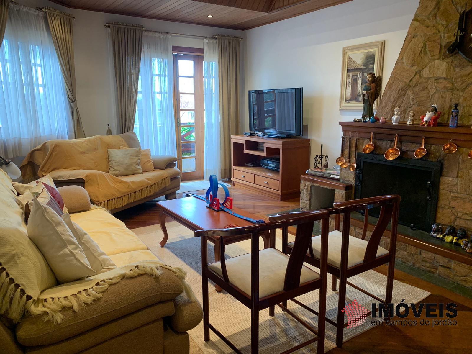 0 para Apartamentos - Venda em Campos do Jordão