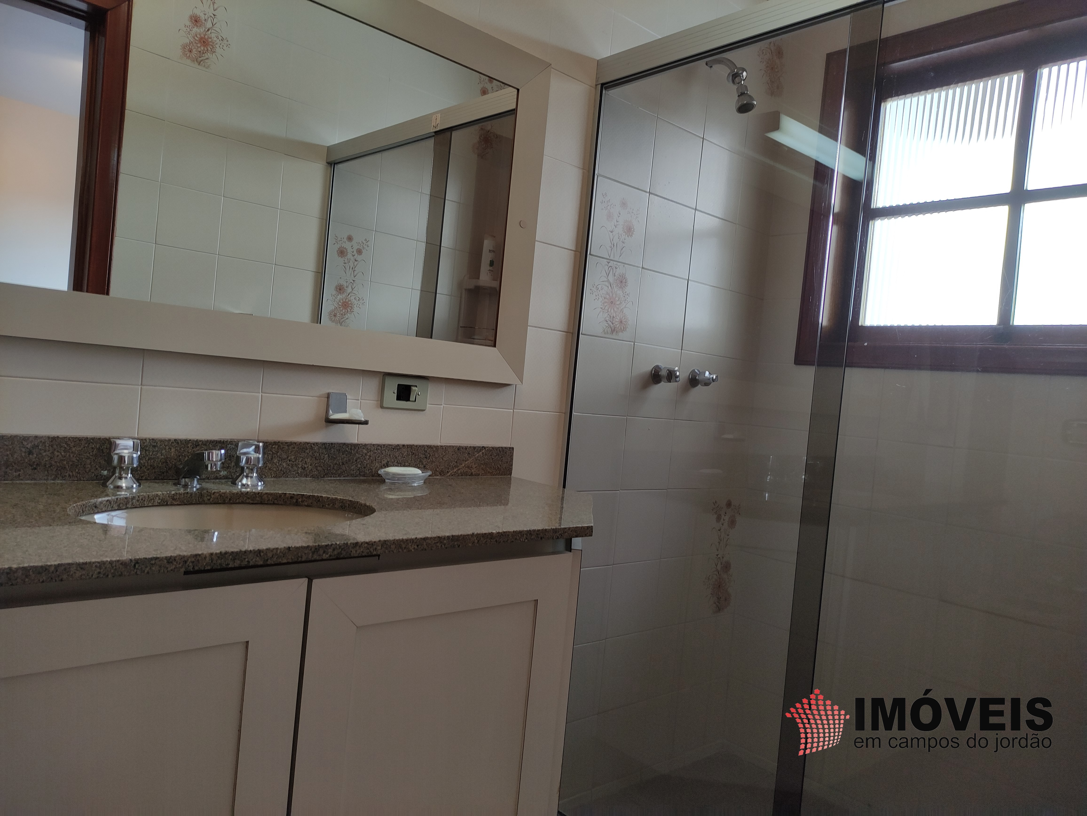 0 para Apartamentos - Venda em Campos do Jordão