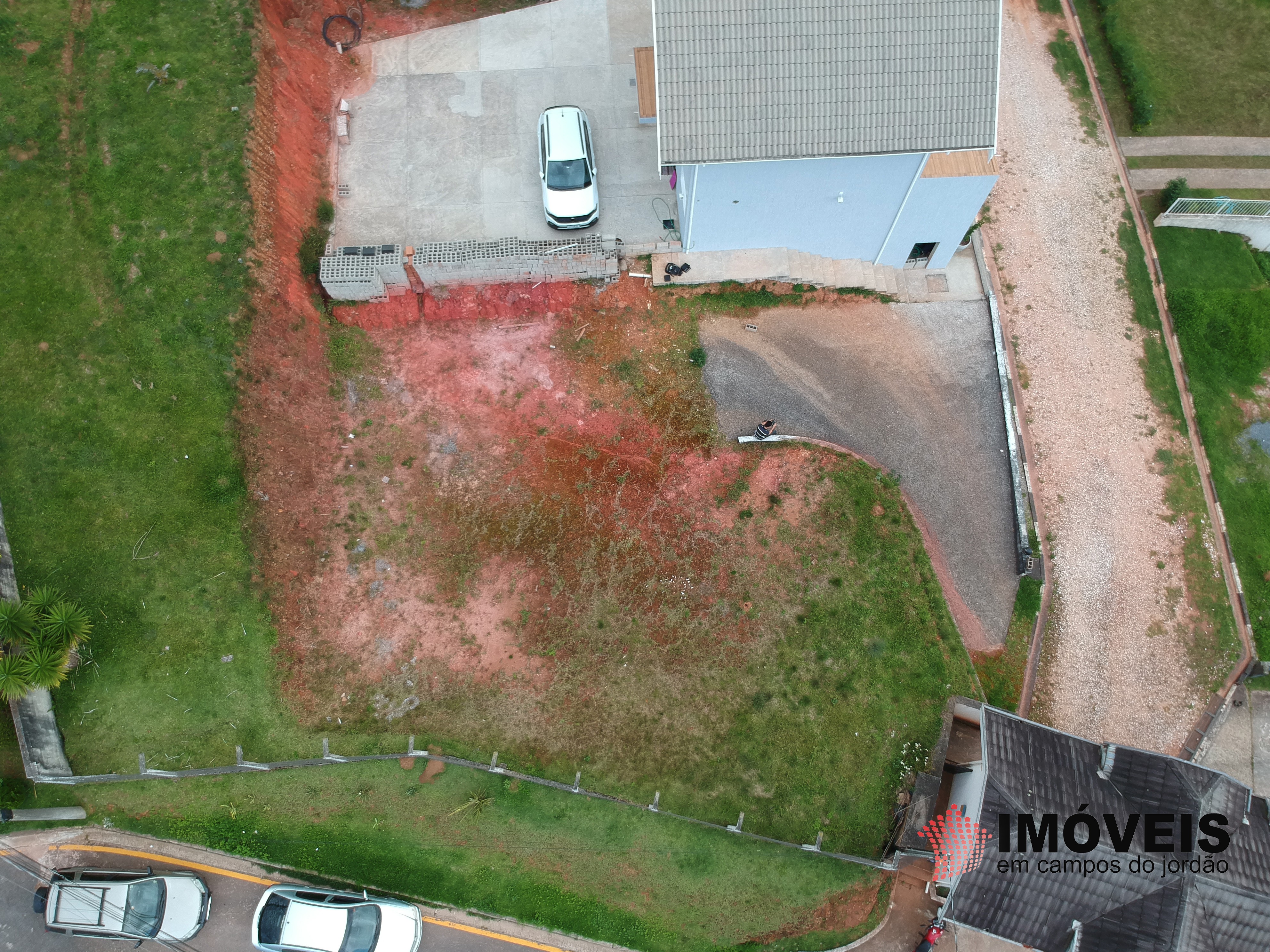 0 para Terrenos - Venda em Campos do Jordão