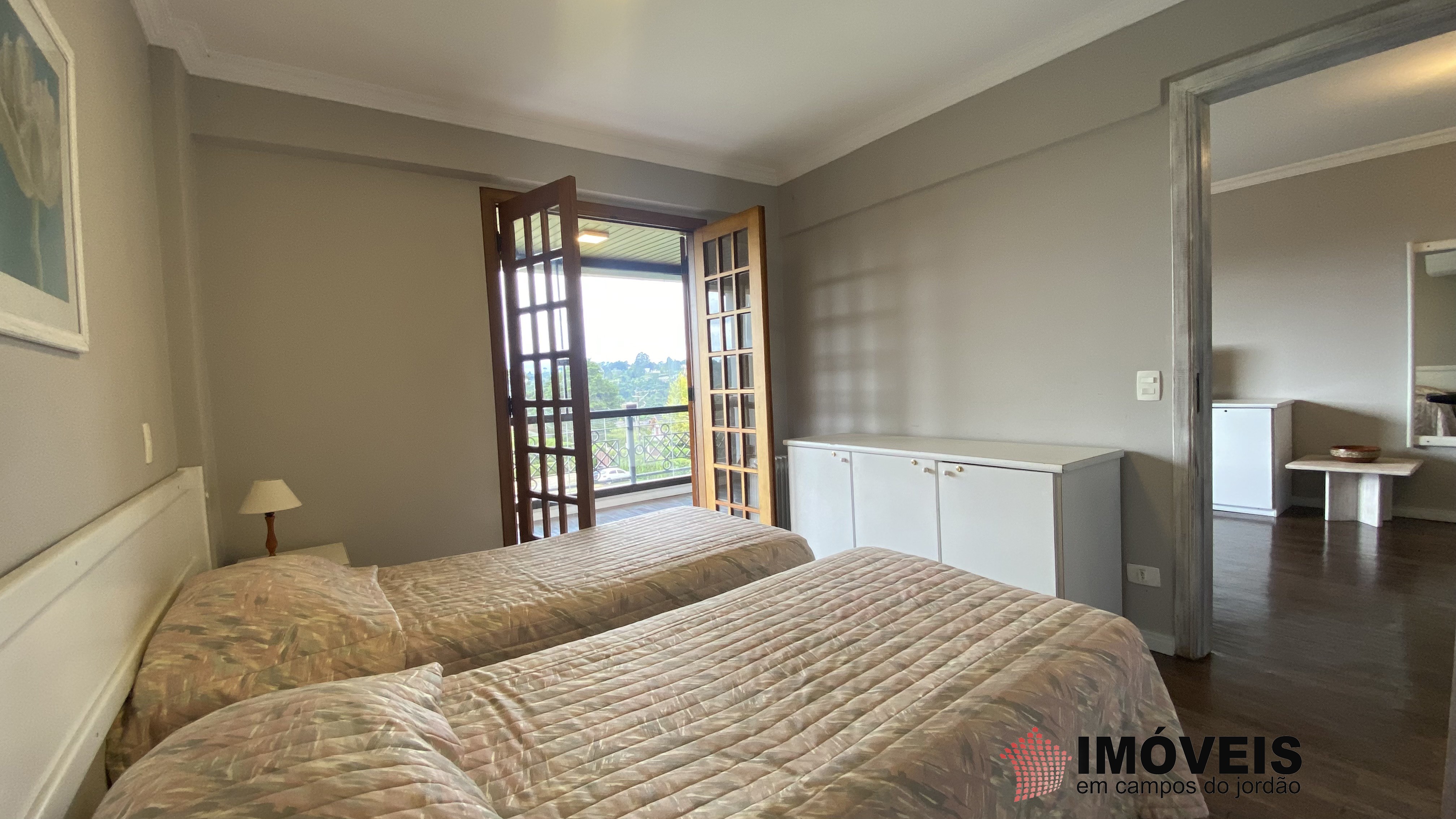 0 para Apartamentos - Venda em Campos do Jordão