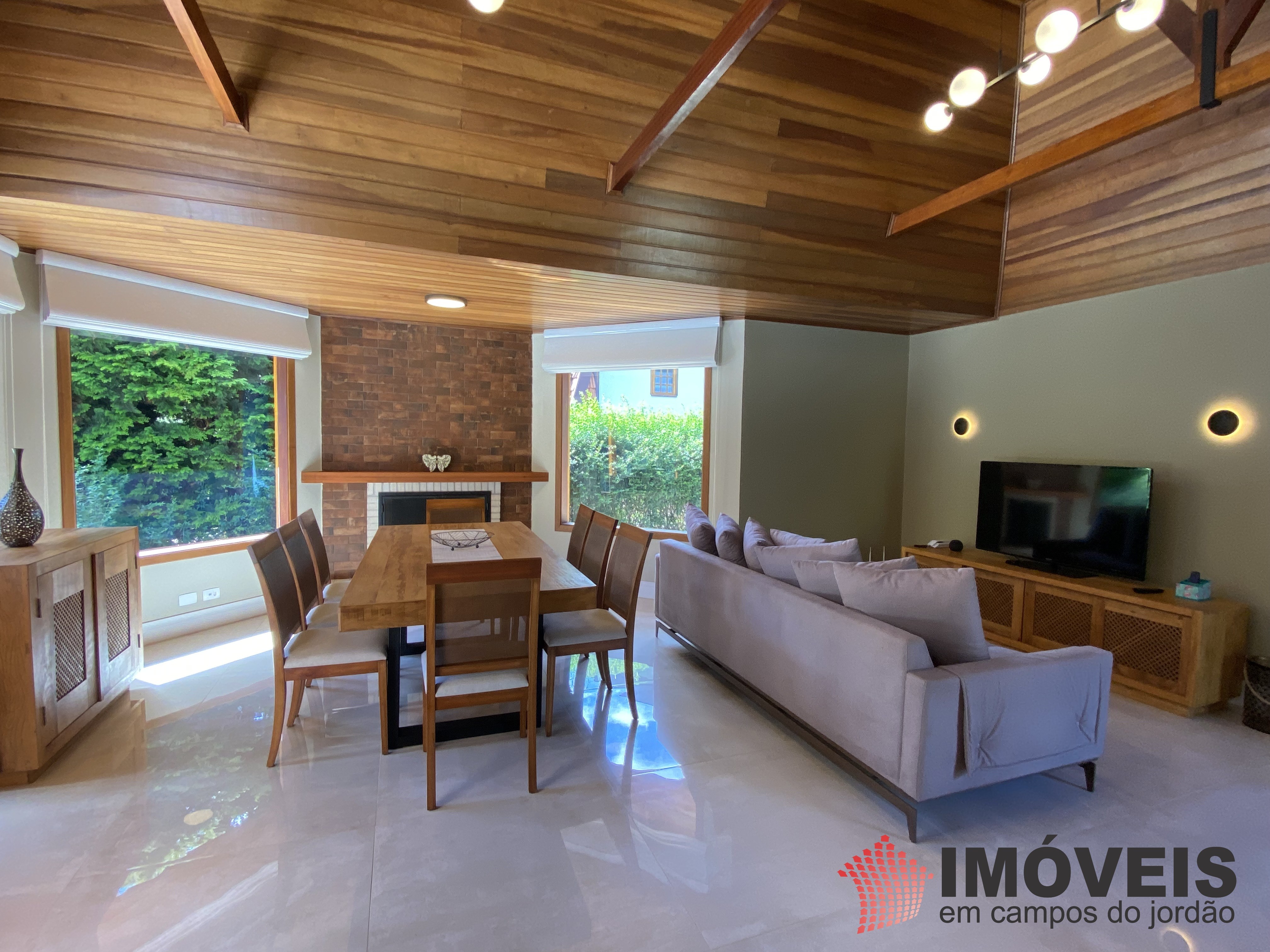 1 para Casas - Venda em Campos do Jordão