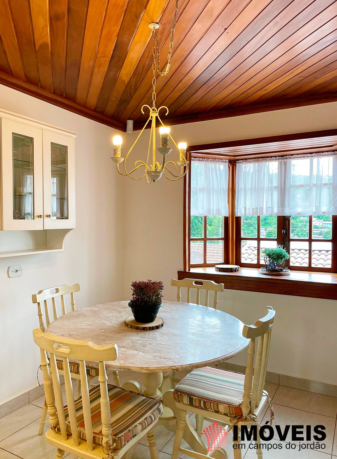 0 para Casas - Venda em Campos do Jordão