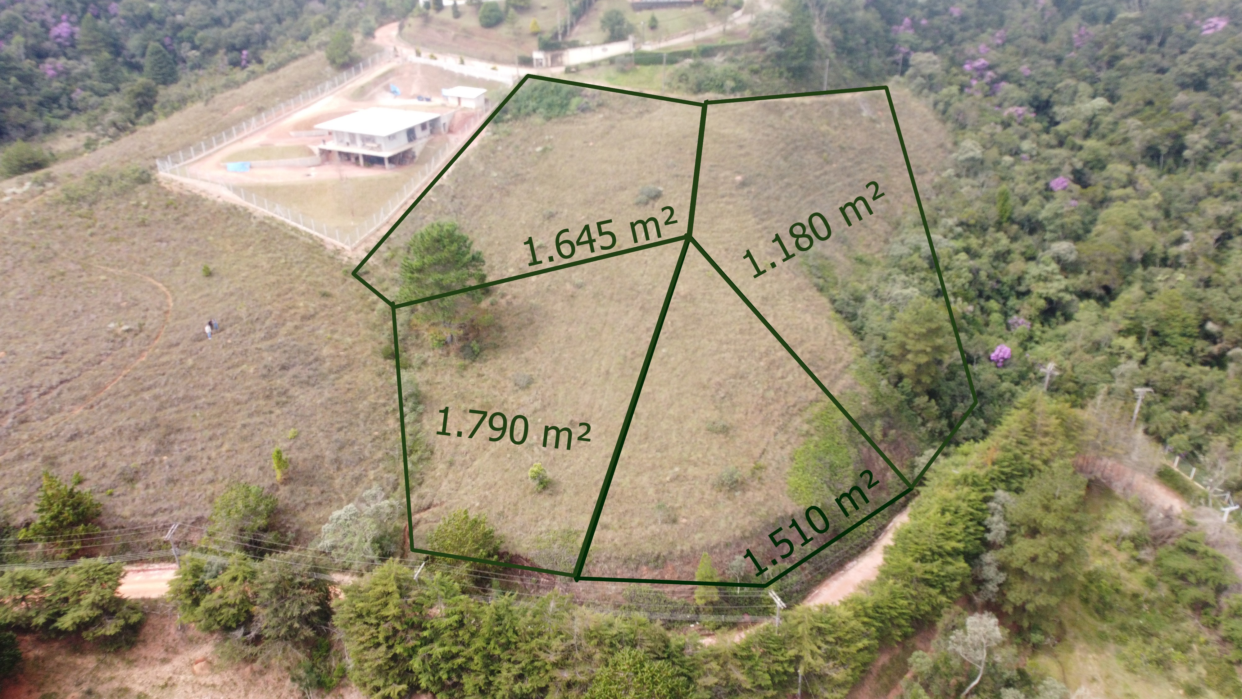 0 para Terrenos - Venda em Campos do Jordão
