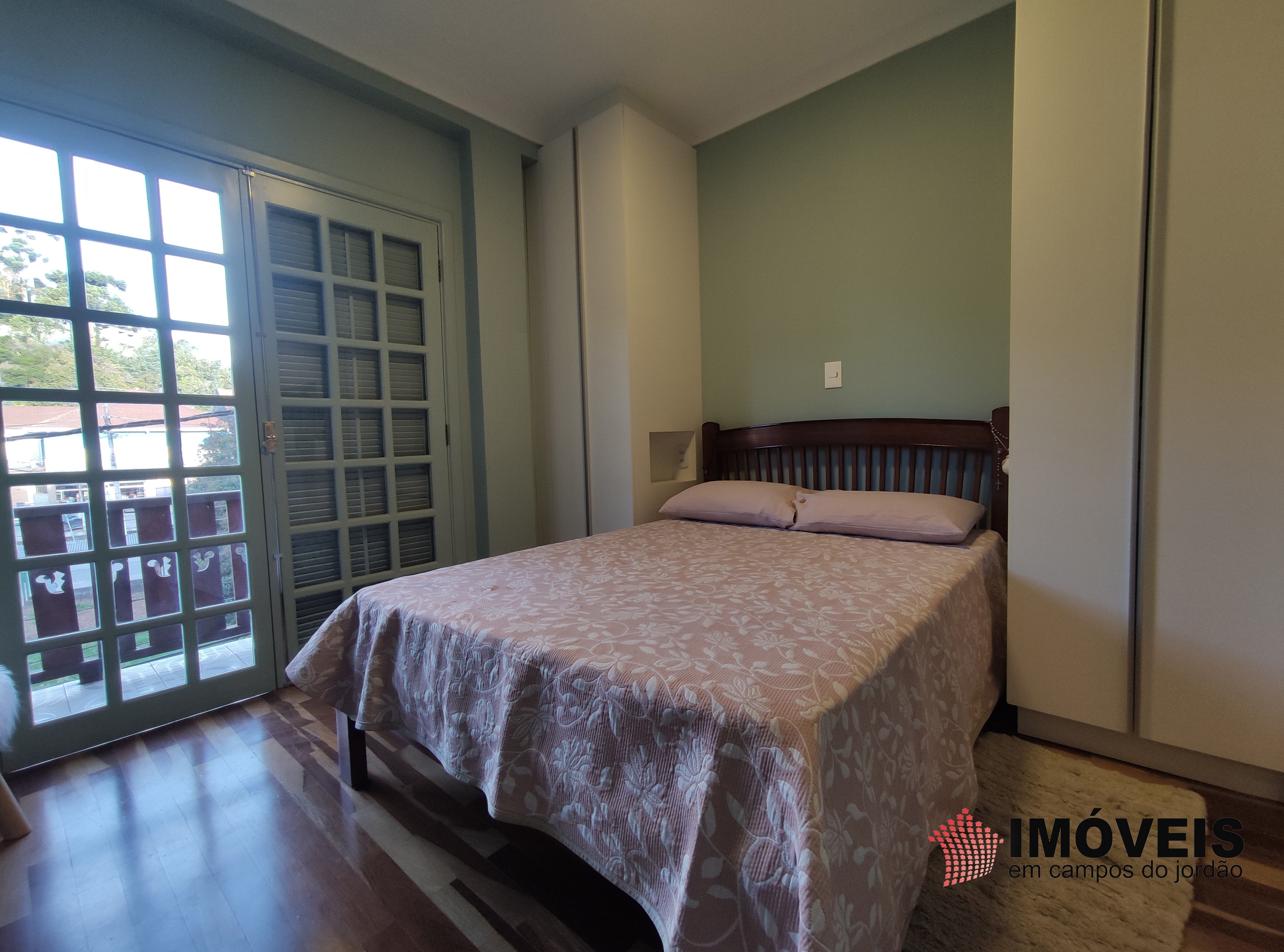 0 para Apartamentos - Venda em Campos do Jordão