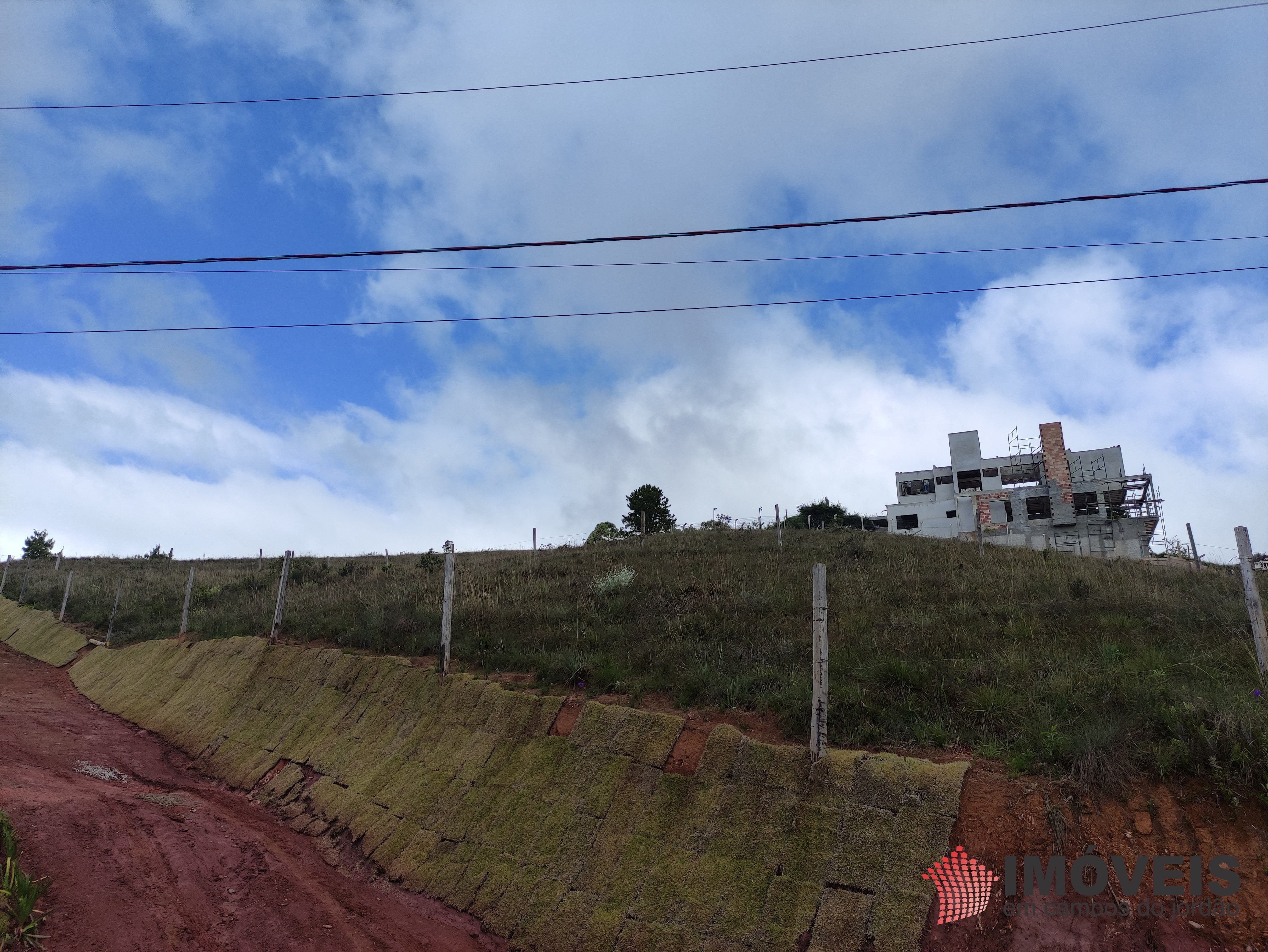 0 para Terrenos - Venda em Campos do Jordão