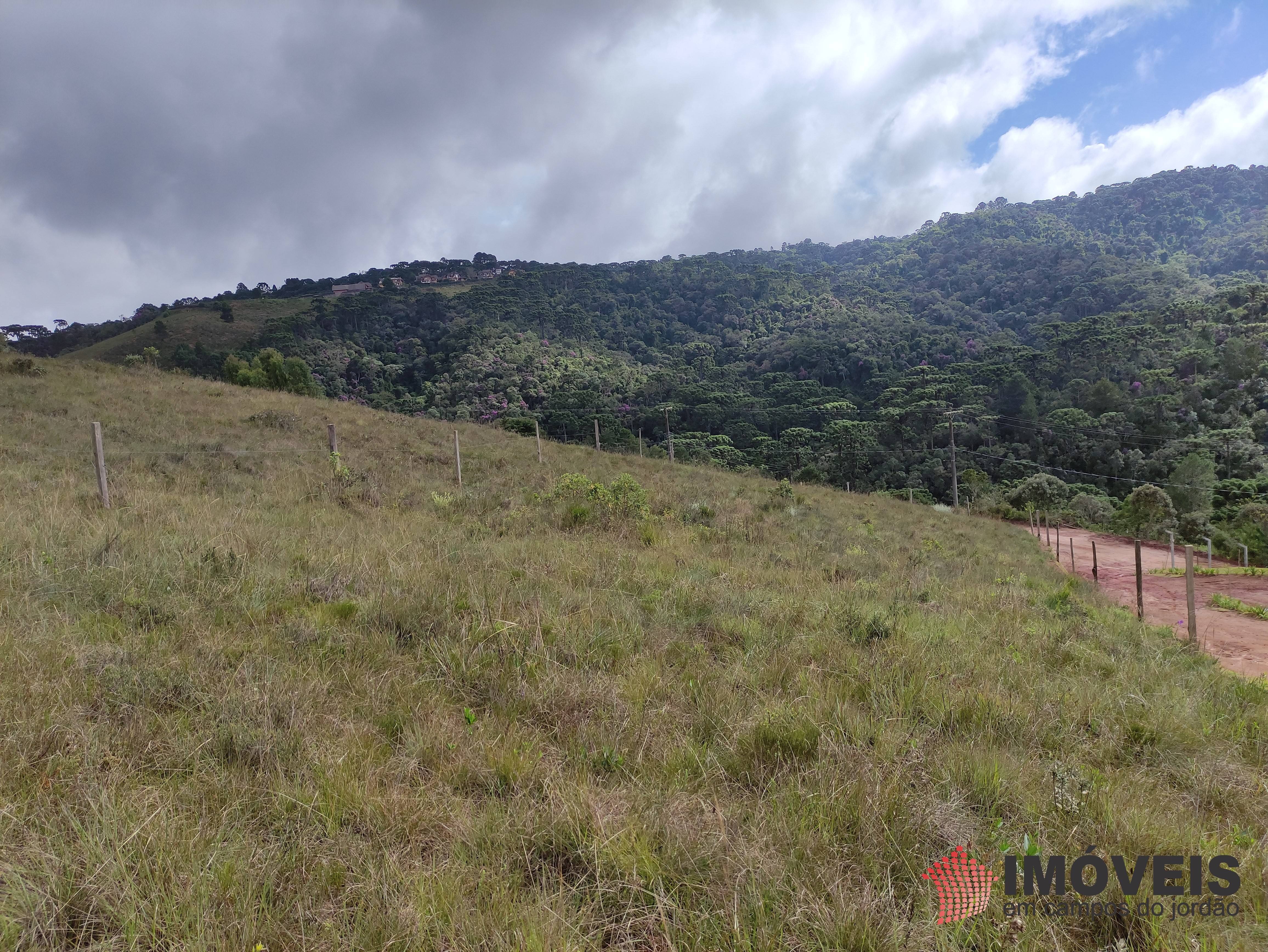 0 para Terrenos - Venda em Campos do Jordão