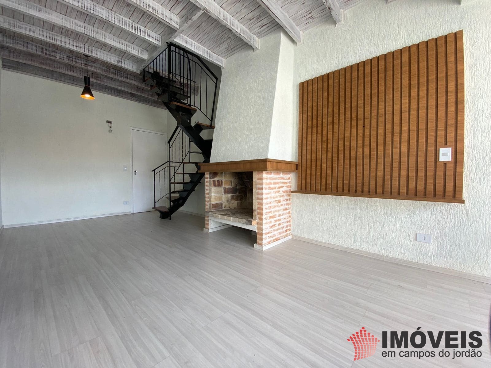 1 para Apartamentos - Venda em Campos do Jordão
