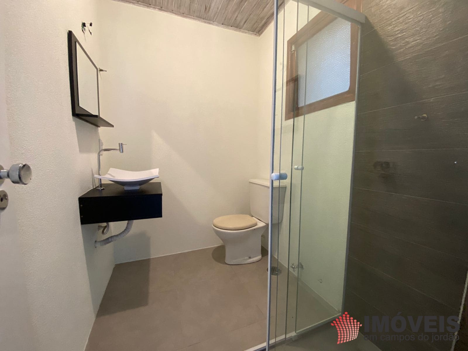 1 para Apartamentos - Venda em Campos do Jordão