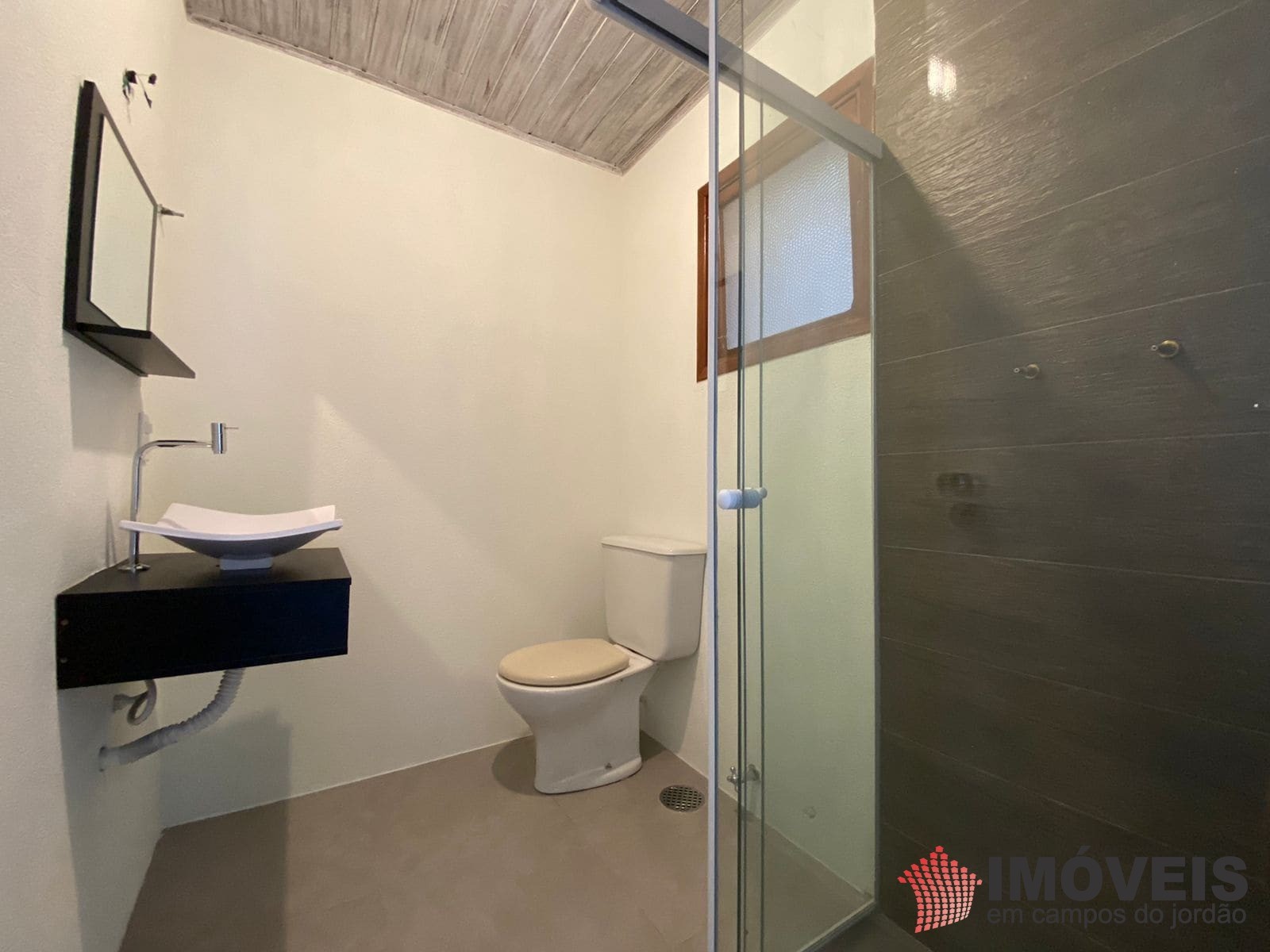 1 para Apartamentos - Venda em Campos do Jordão