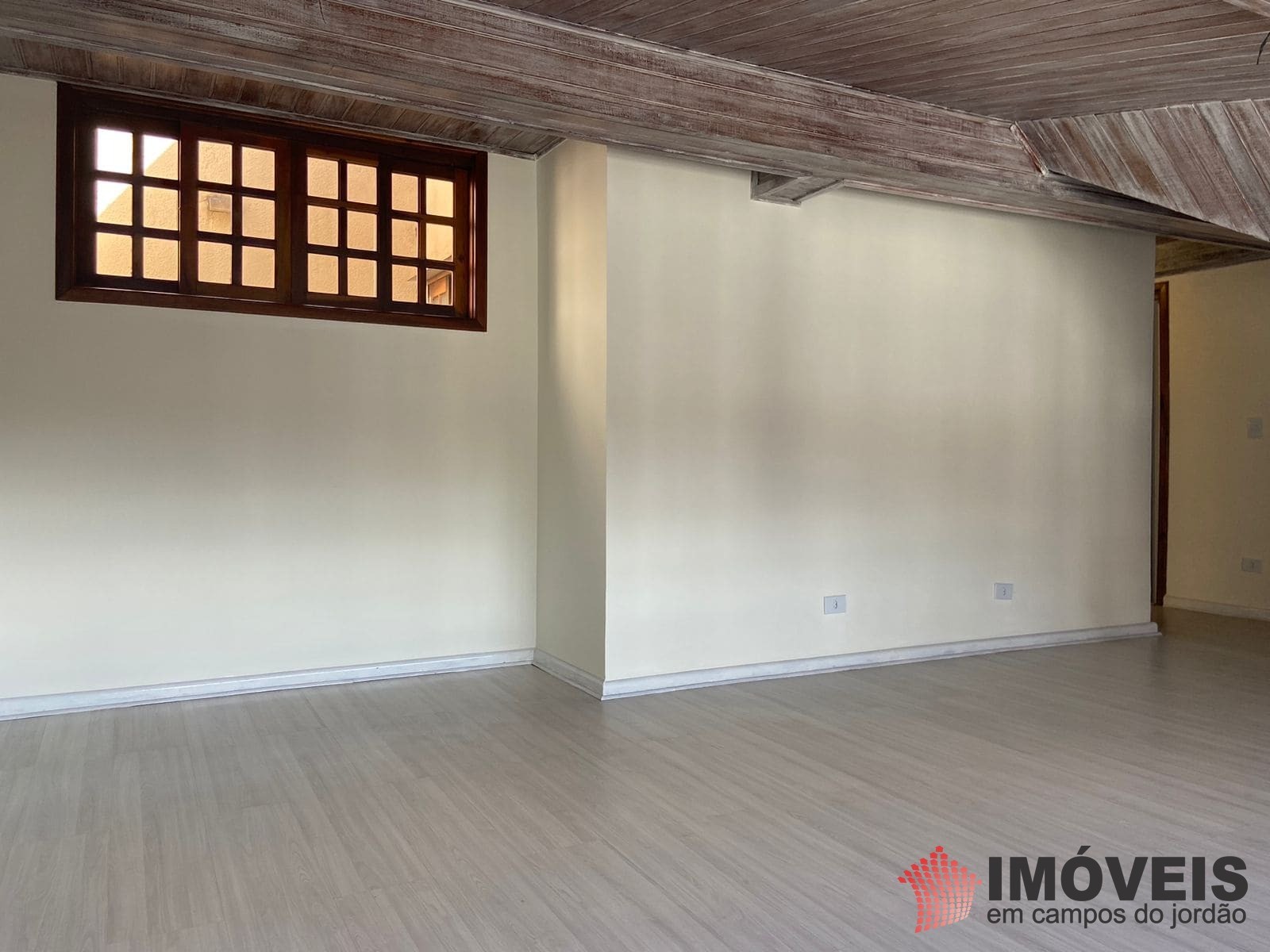 1 para Apartamentos - Venda em Campos do Jordão