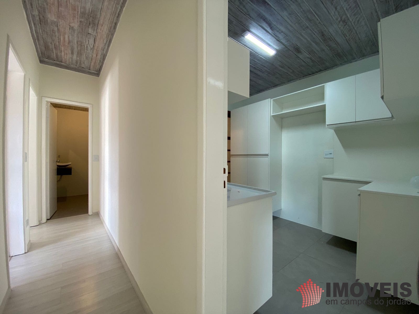 1 para Apartamentos - Venda em Campos do Jordão