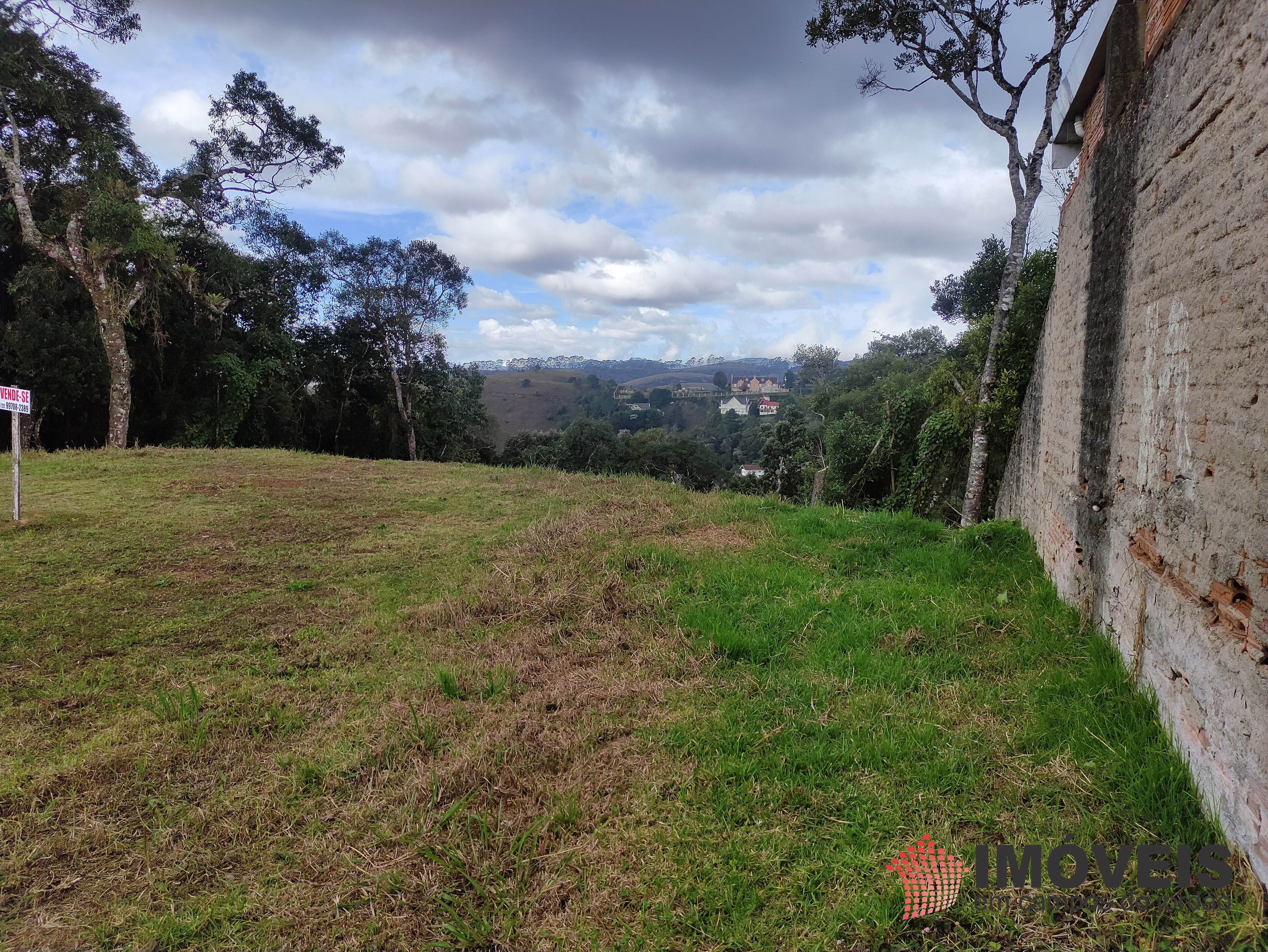 0 para Terrenos - Venda em Campos do Jordão