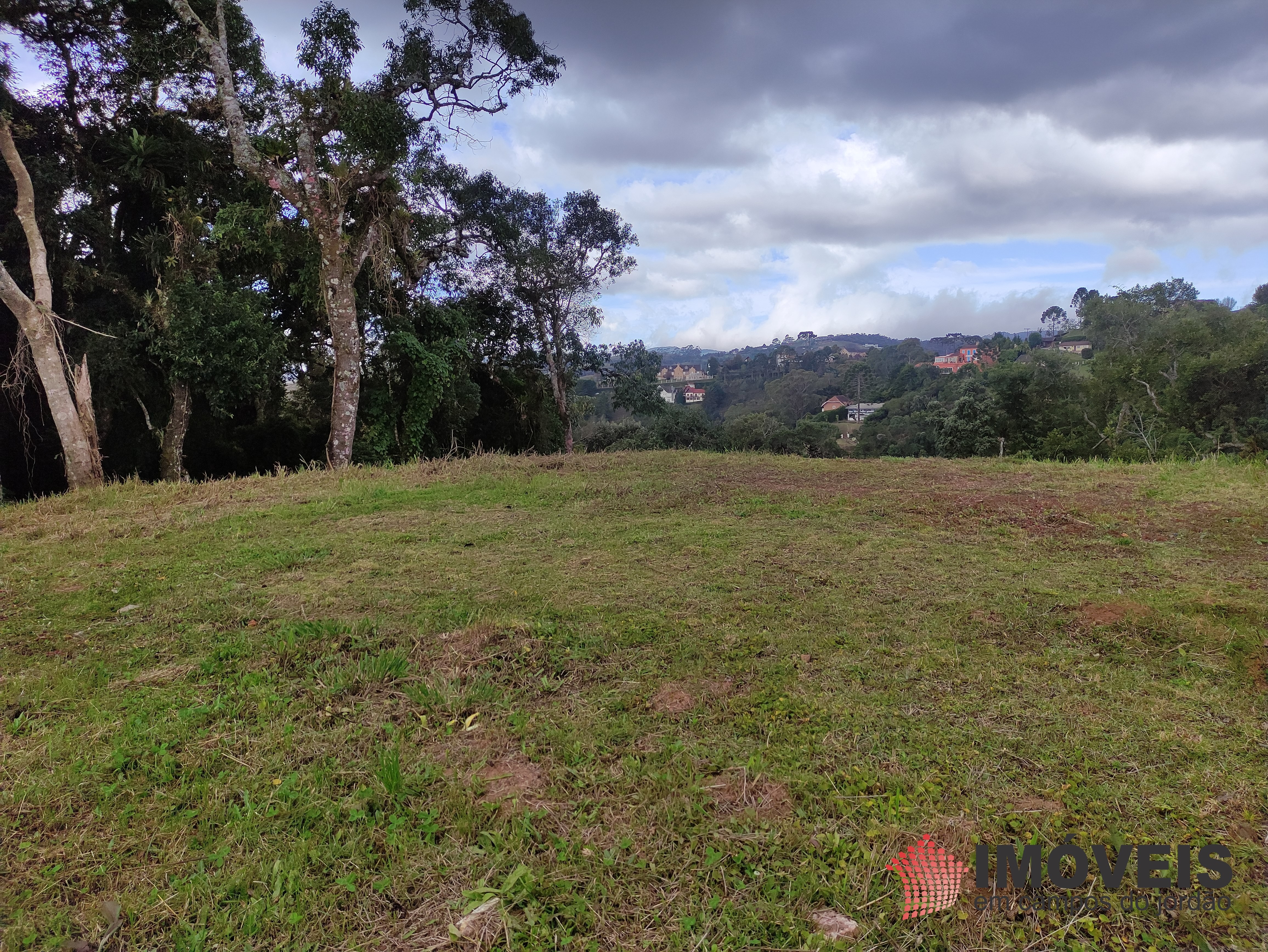 0 para Terrenos - Venda em Campos do Jordão