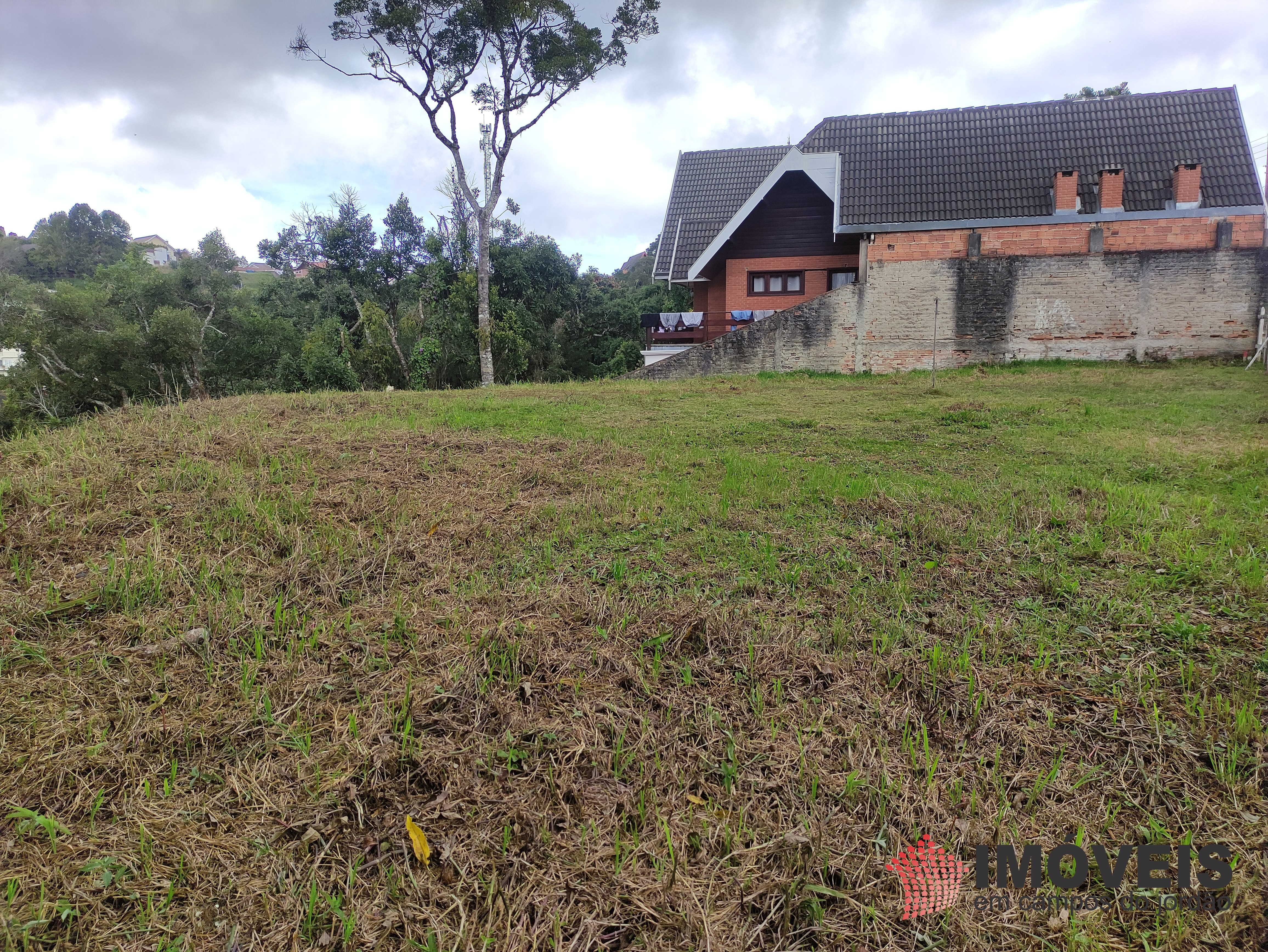 0 para Terrenos - Venda em Campos do Jordão