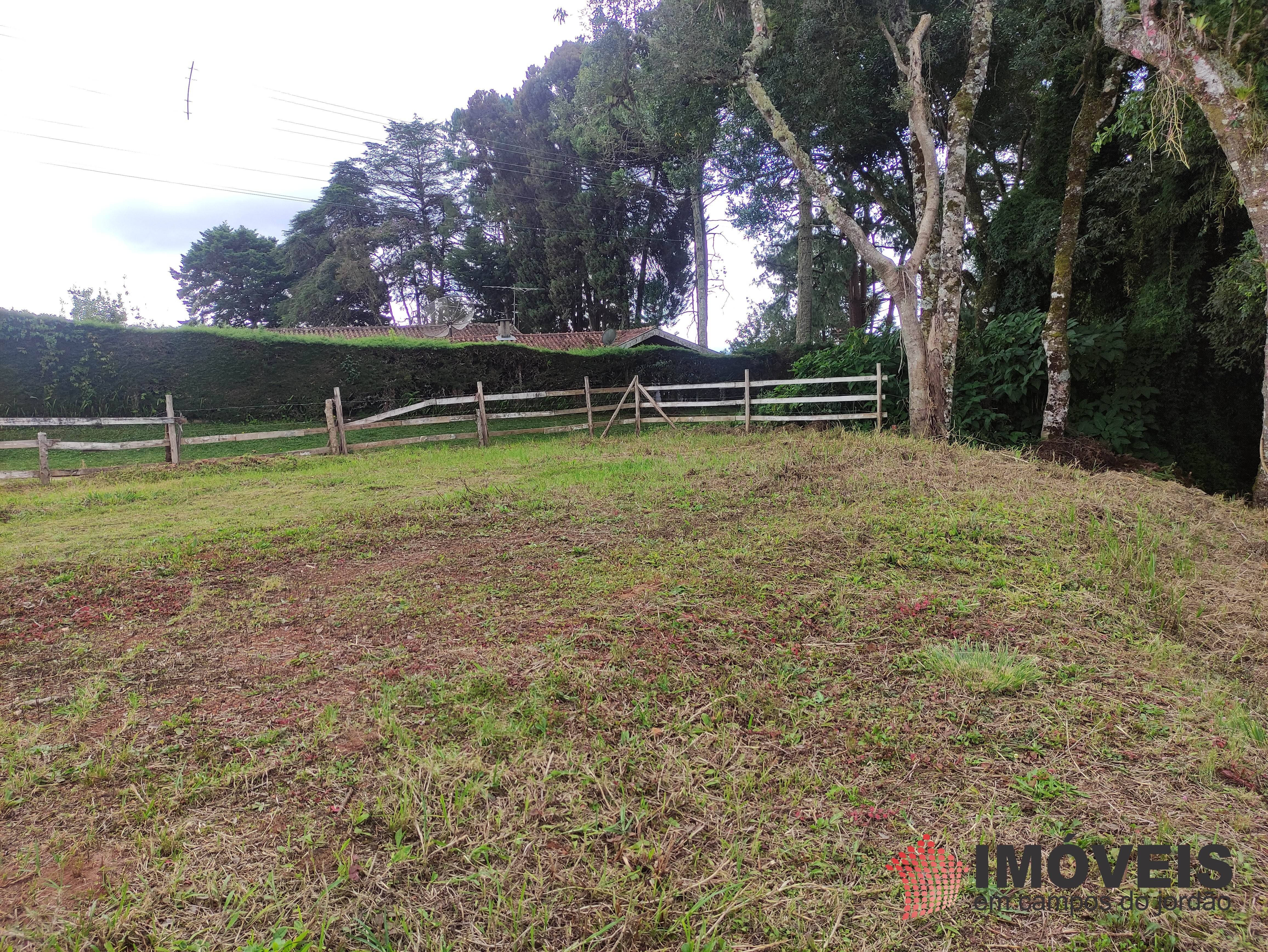 0 para Terrenos - Venda em Campos do Jordão