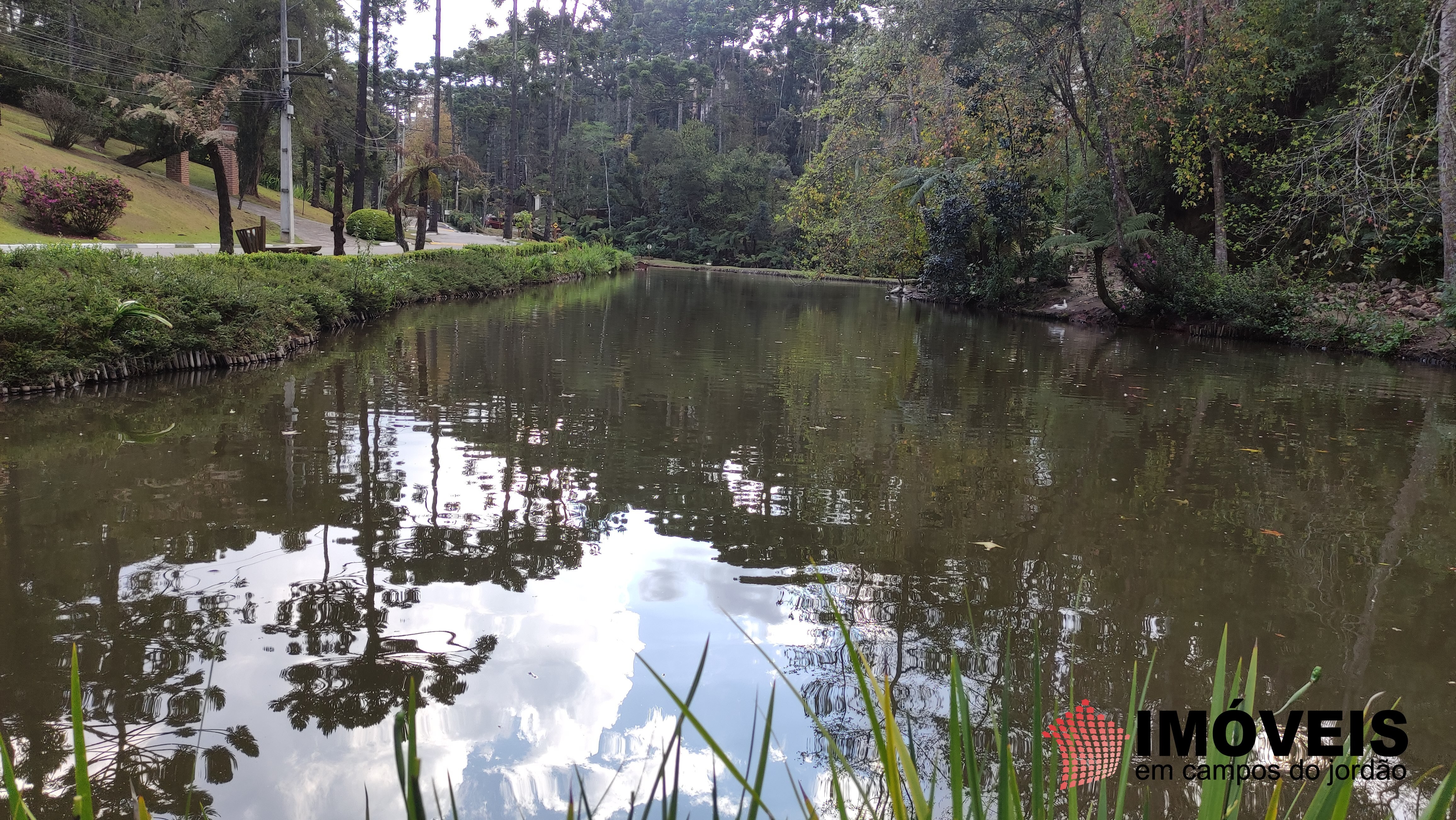 0 para Terrenos - Venda em Campos do Jordão