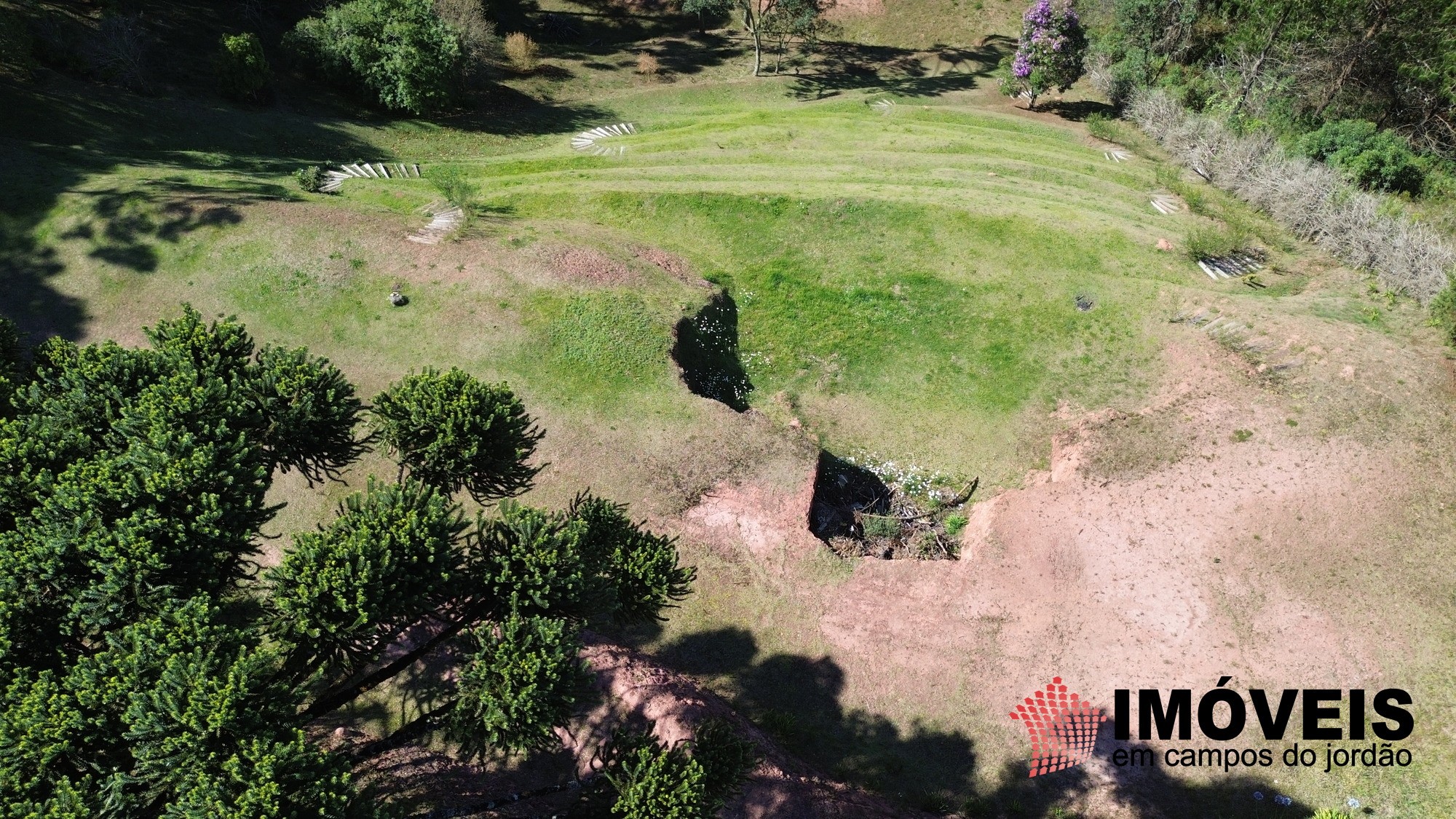0 para Terrenos - Venda em Campos do Jordão