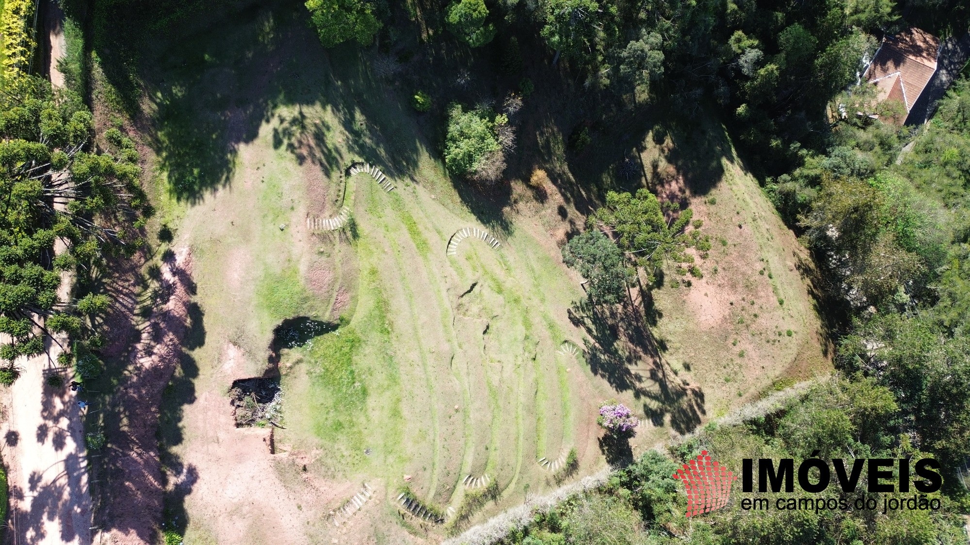 0 para Terrenos - Venda em Campos do Jordão