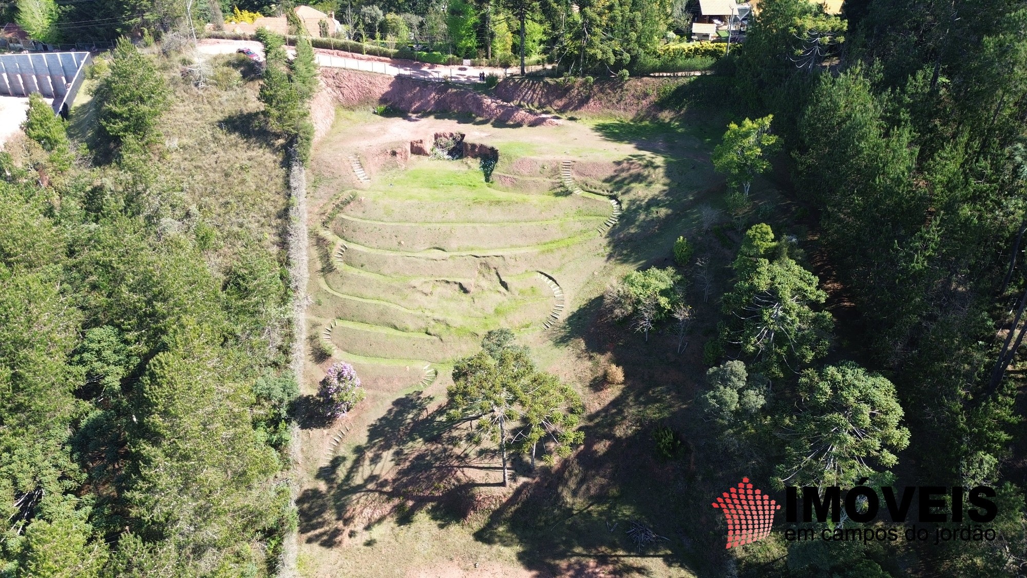 0 para Terrenos - Venda em Campos do Jordão