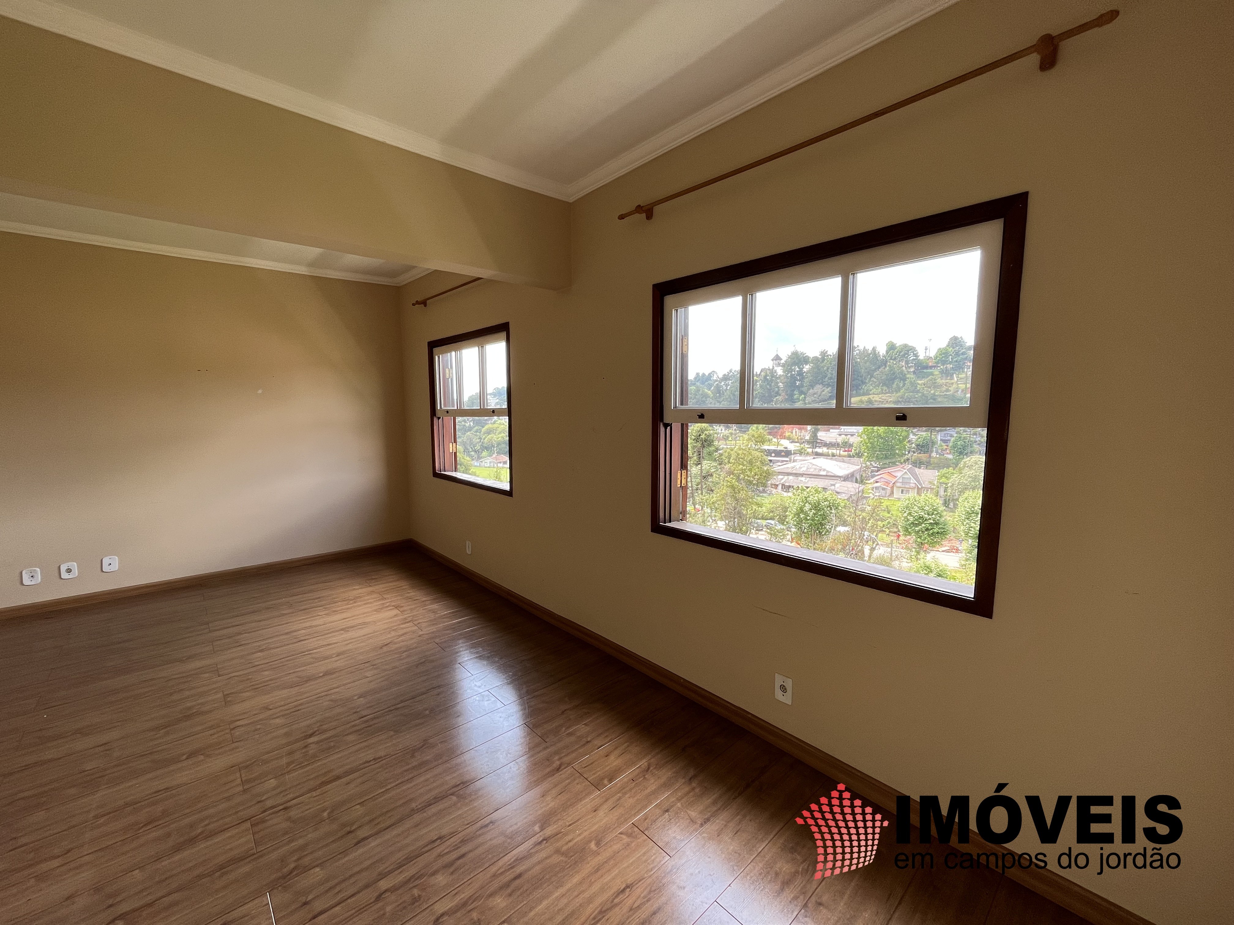 0 para Apartamentos - Venda em Campos do Jordão