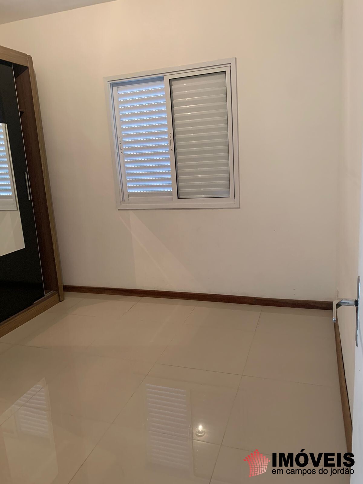 0 para Apartamentos - Venda em Campos do Jordão