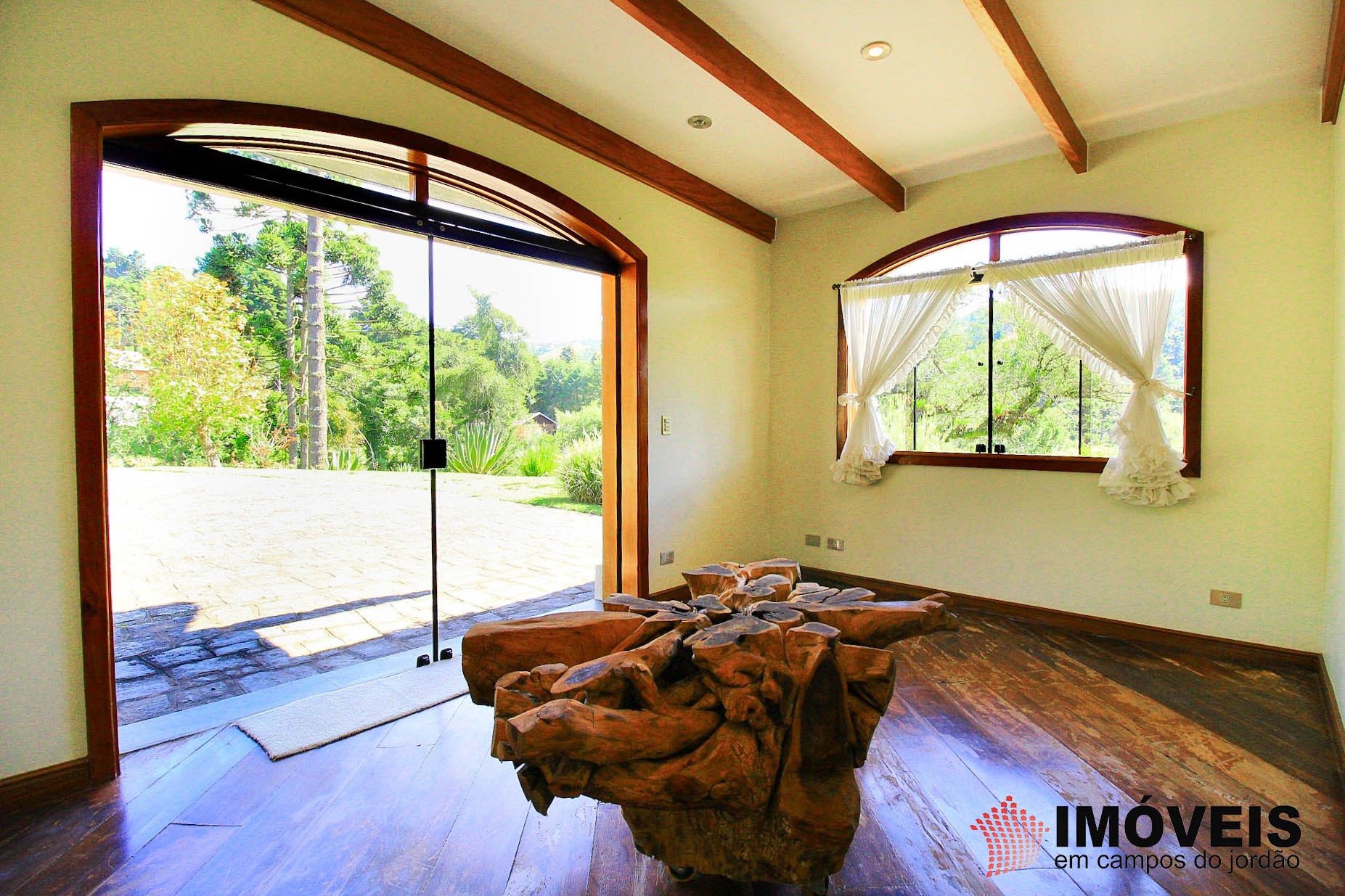 1 para Casas - Venda em Campos do Jordão