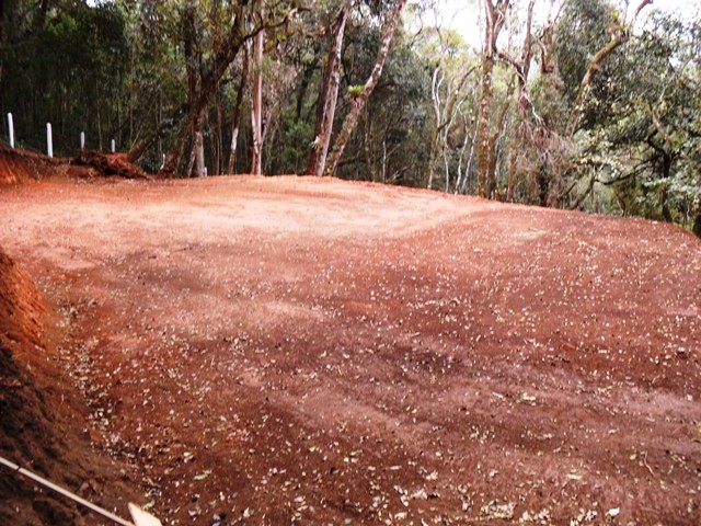 1 para Terrenos - Venda em Campos do Jordão