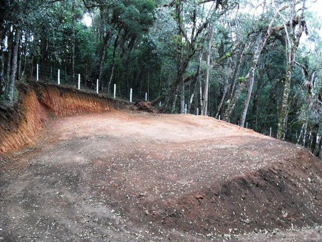 1 para Terrenos - Venda em Campos do Jordão