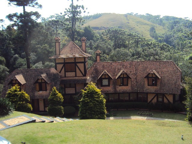 0 para Casas - Locação Temporária  em Campos do Jordão