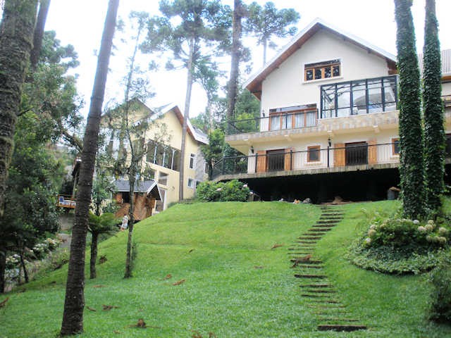 0 para Casas - Locação Temporária  em Campos do Jordão